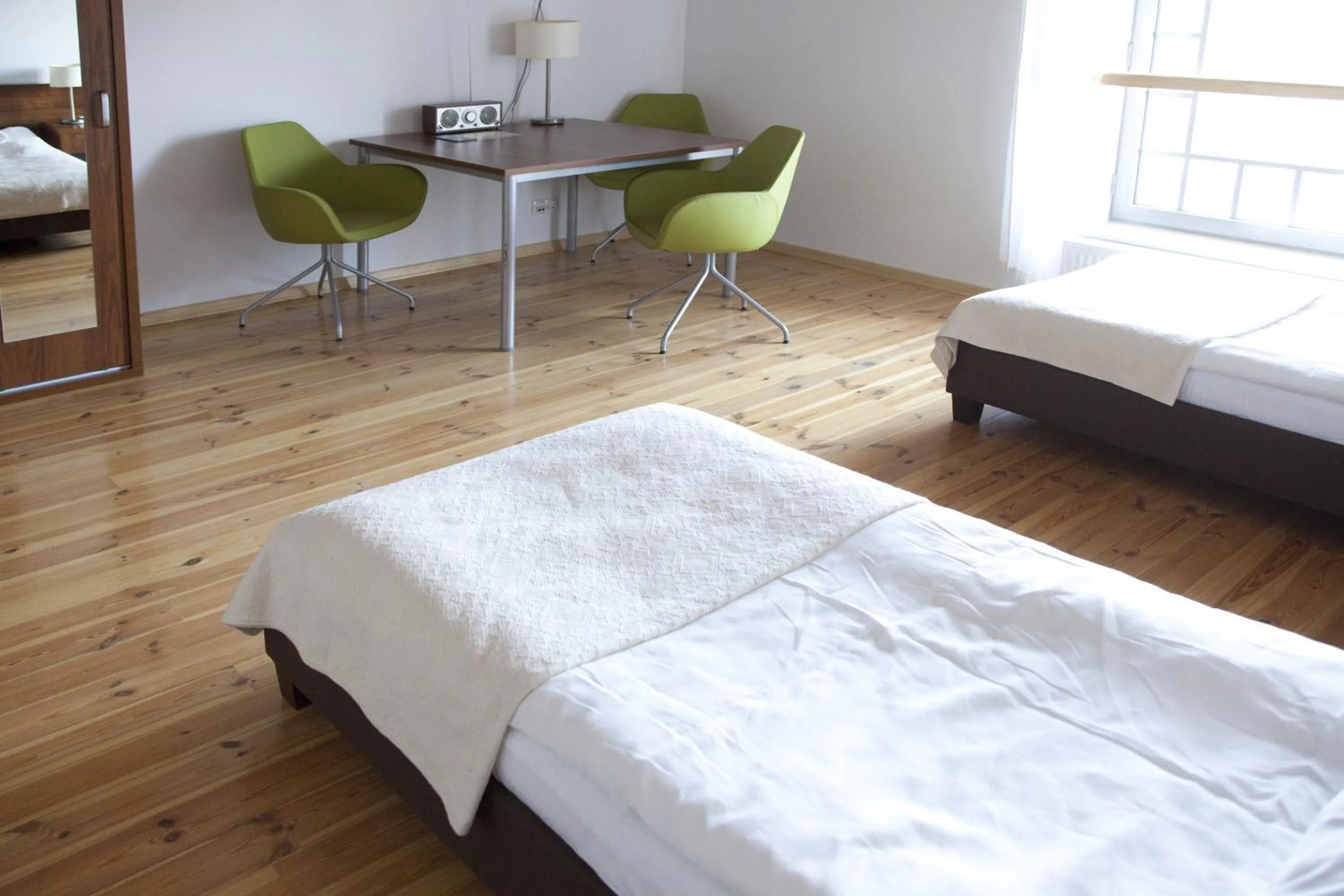 Triple tourist room with shared bathroom in Hotel Młyn Toruń - dawne MCSM