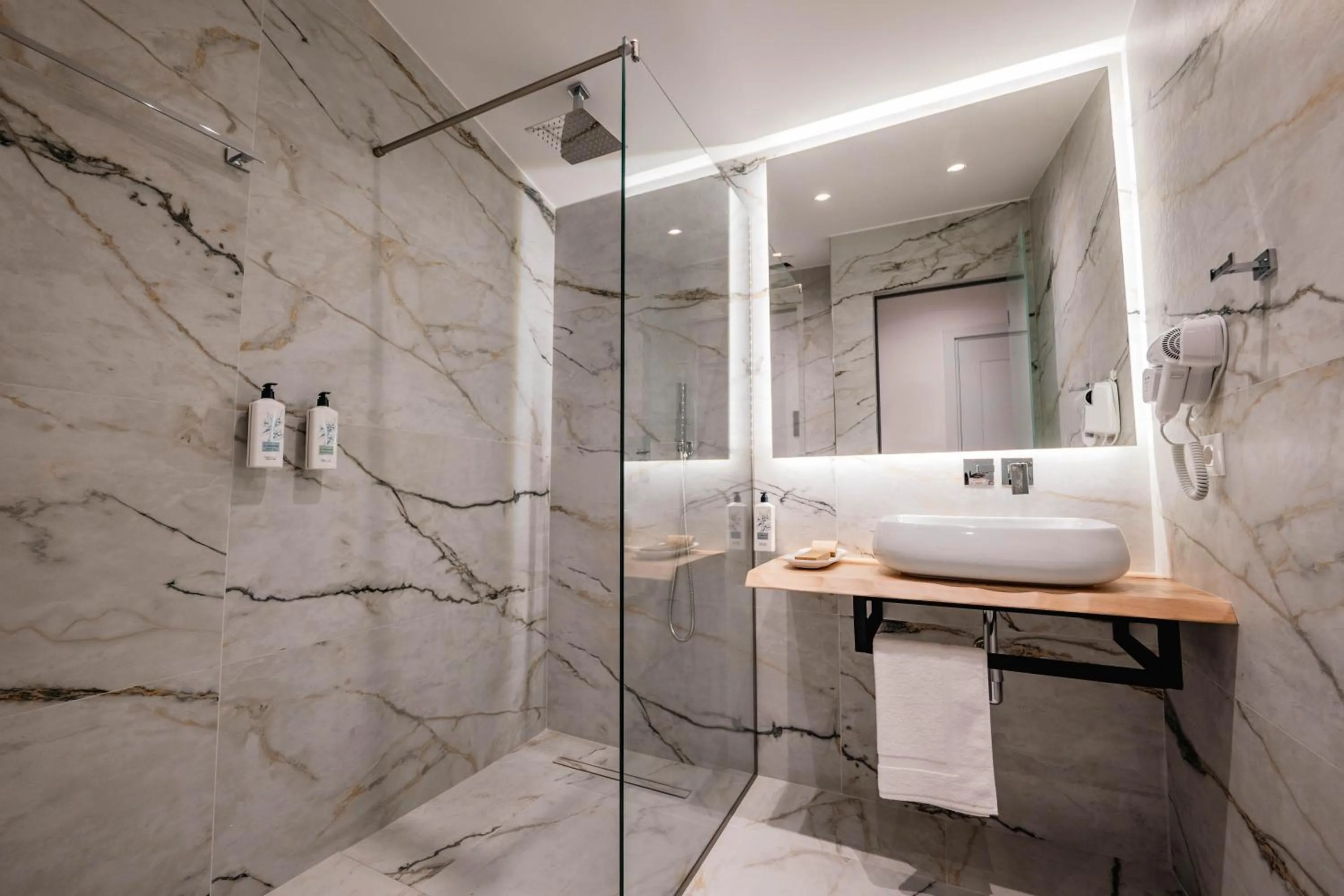 Bathroom in Mae Select Hotel