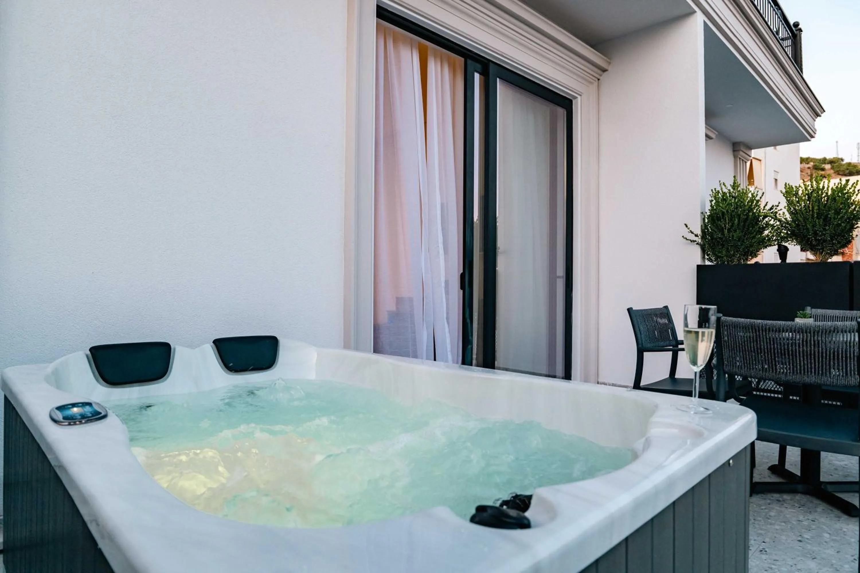 Hot Tub in Mae Select Hotel