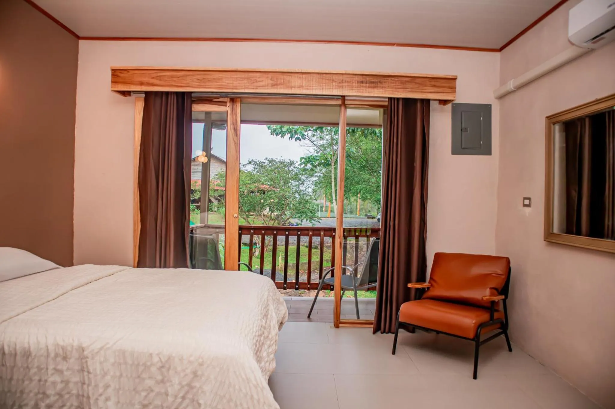 Photo of the whole room, Bed in Hotel del Bosque