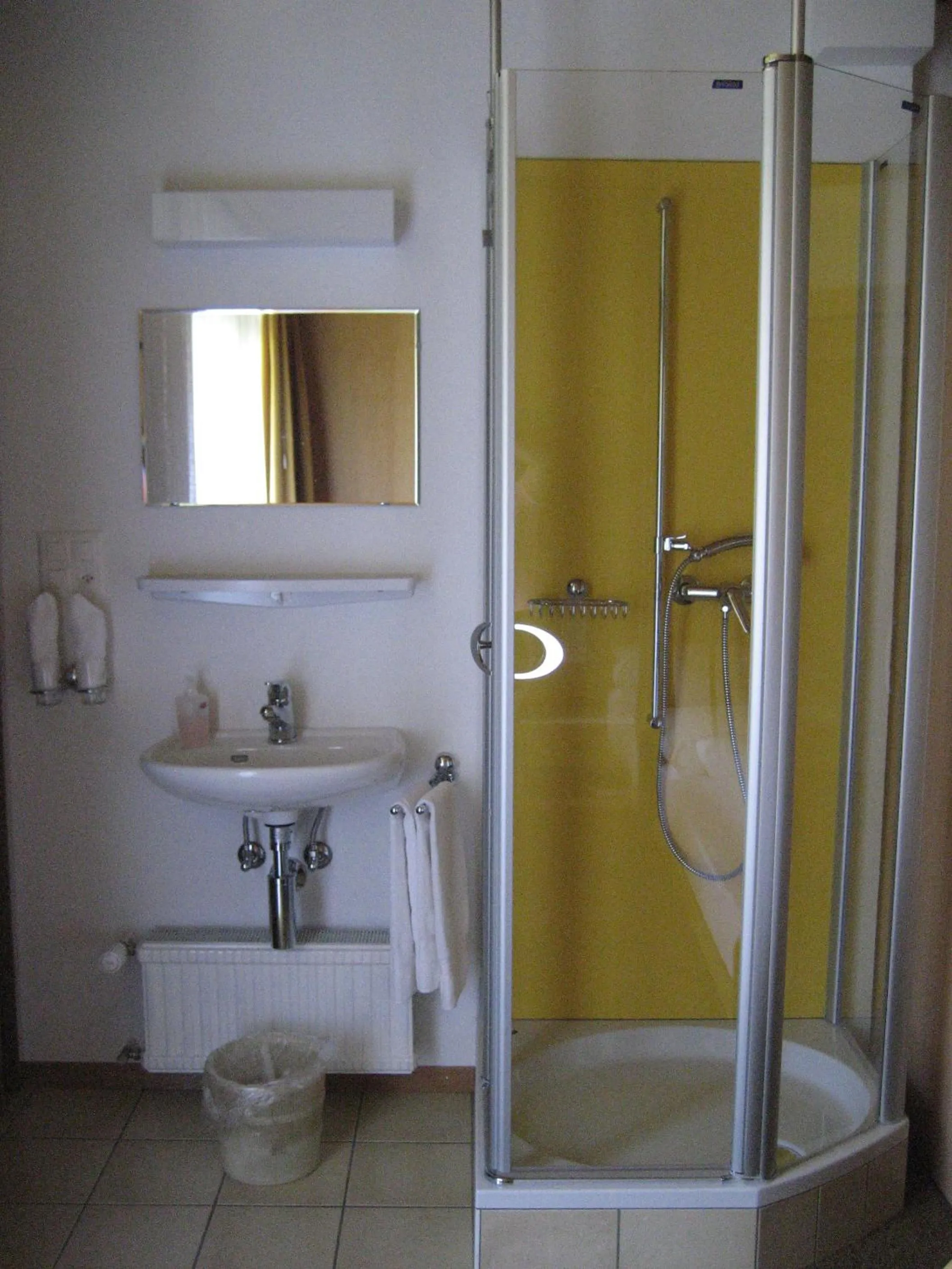 Shower in Hotel Garni Simplon