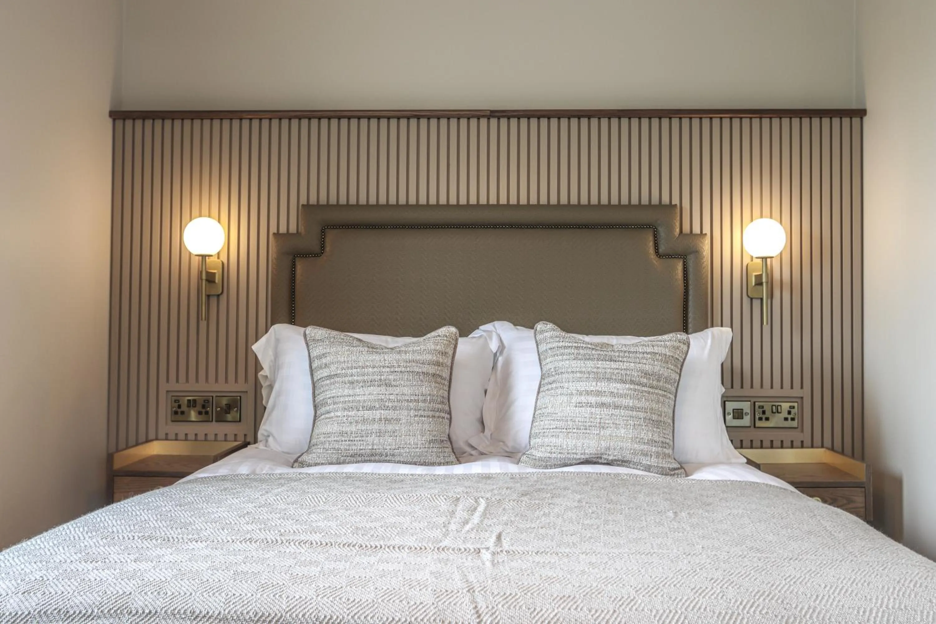 Bedroom, Bed in The Tempest Arms