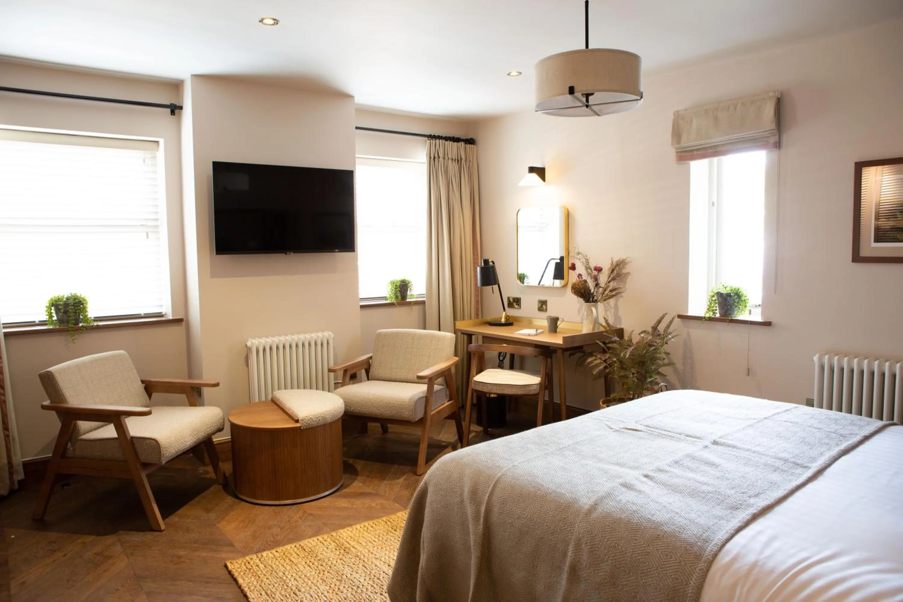 Seating area, Bed in The Tempest Arms
