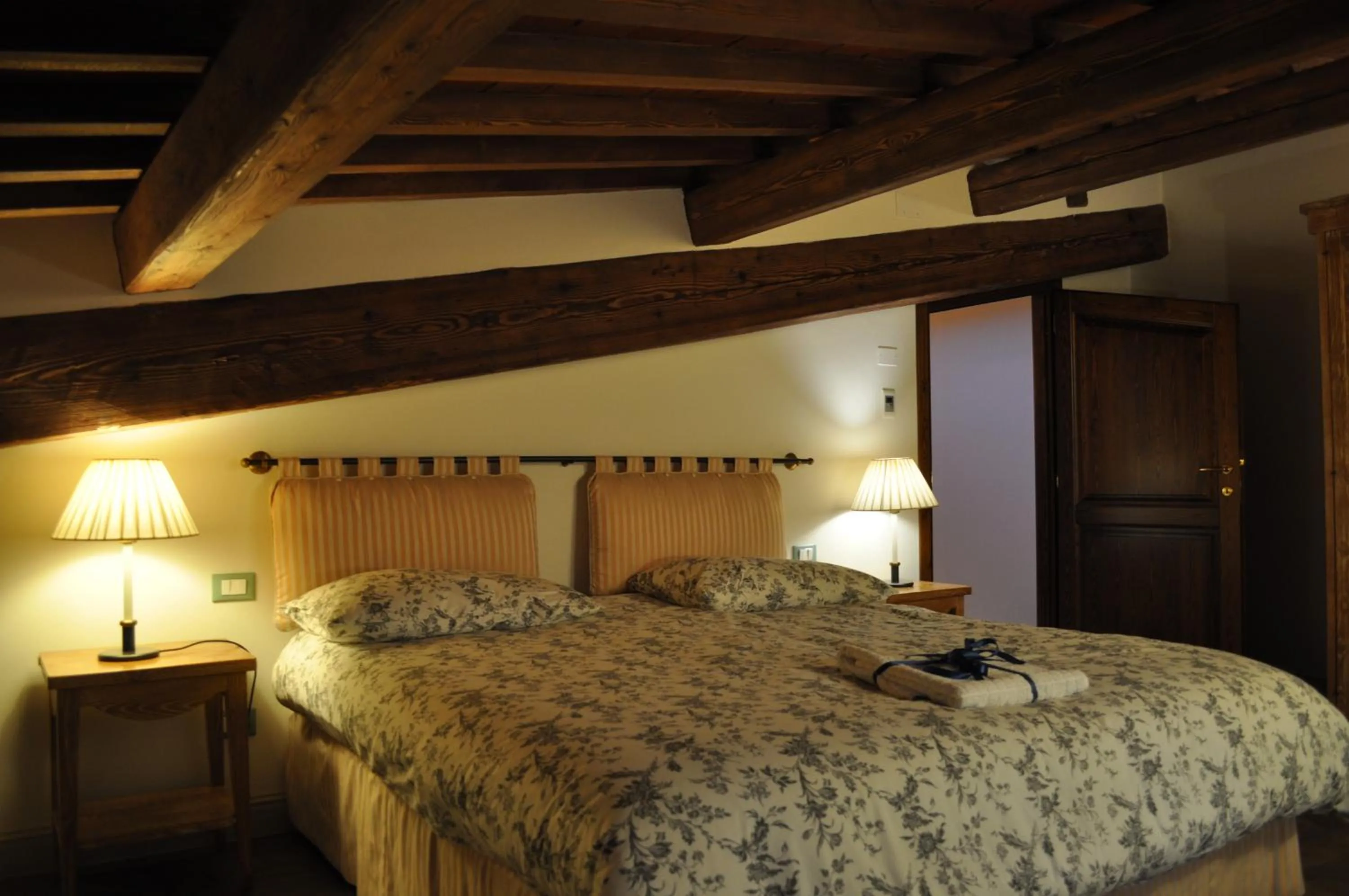 Bedroom, Bed in Visconte Apartment