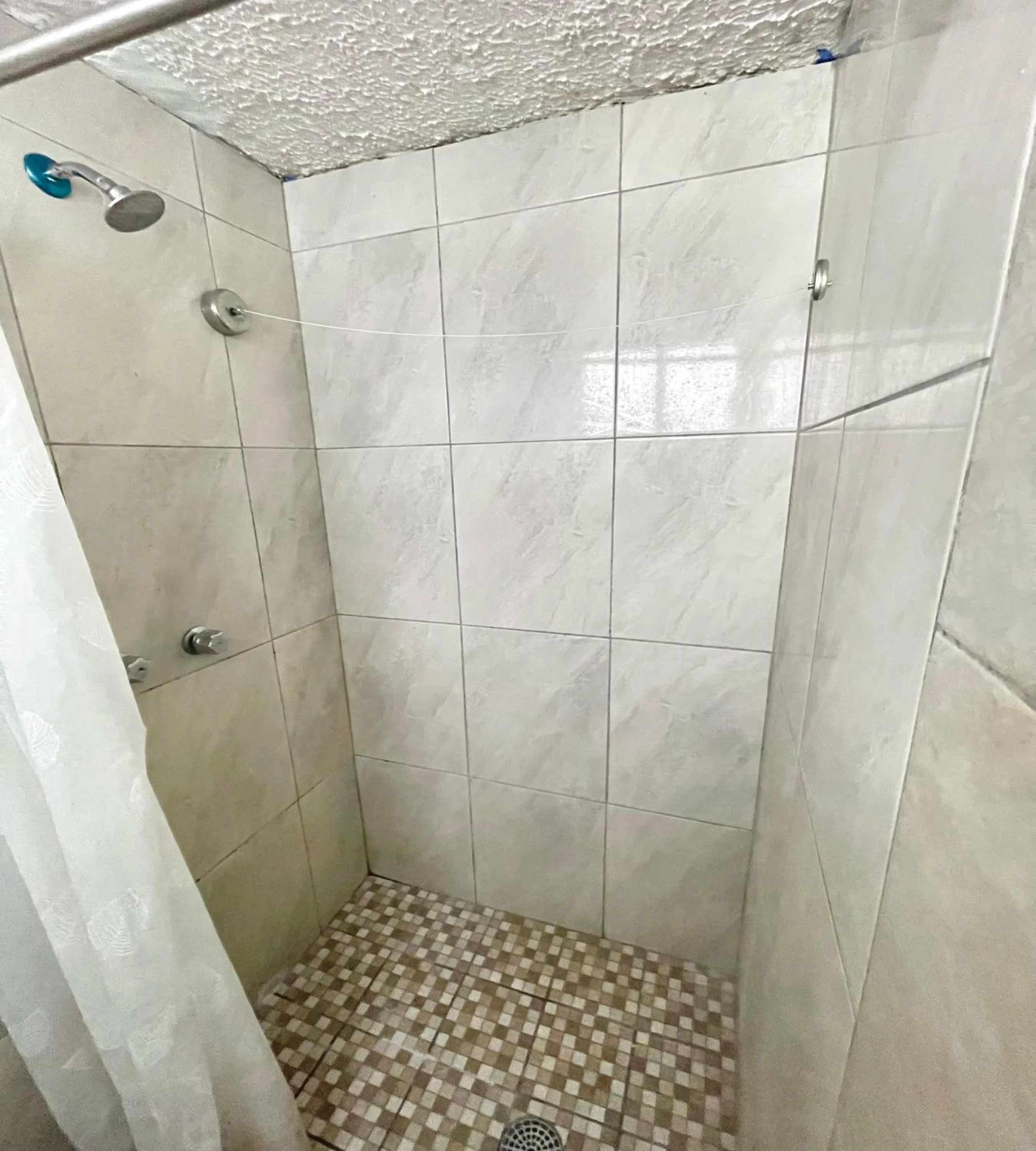 Bathroom in OYO Hotel Zihuatanejo Malibu