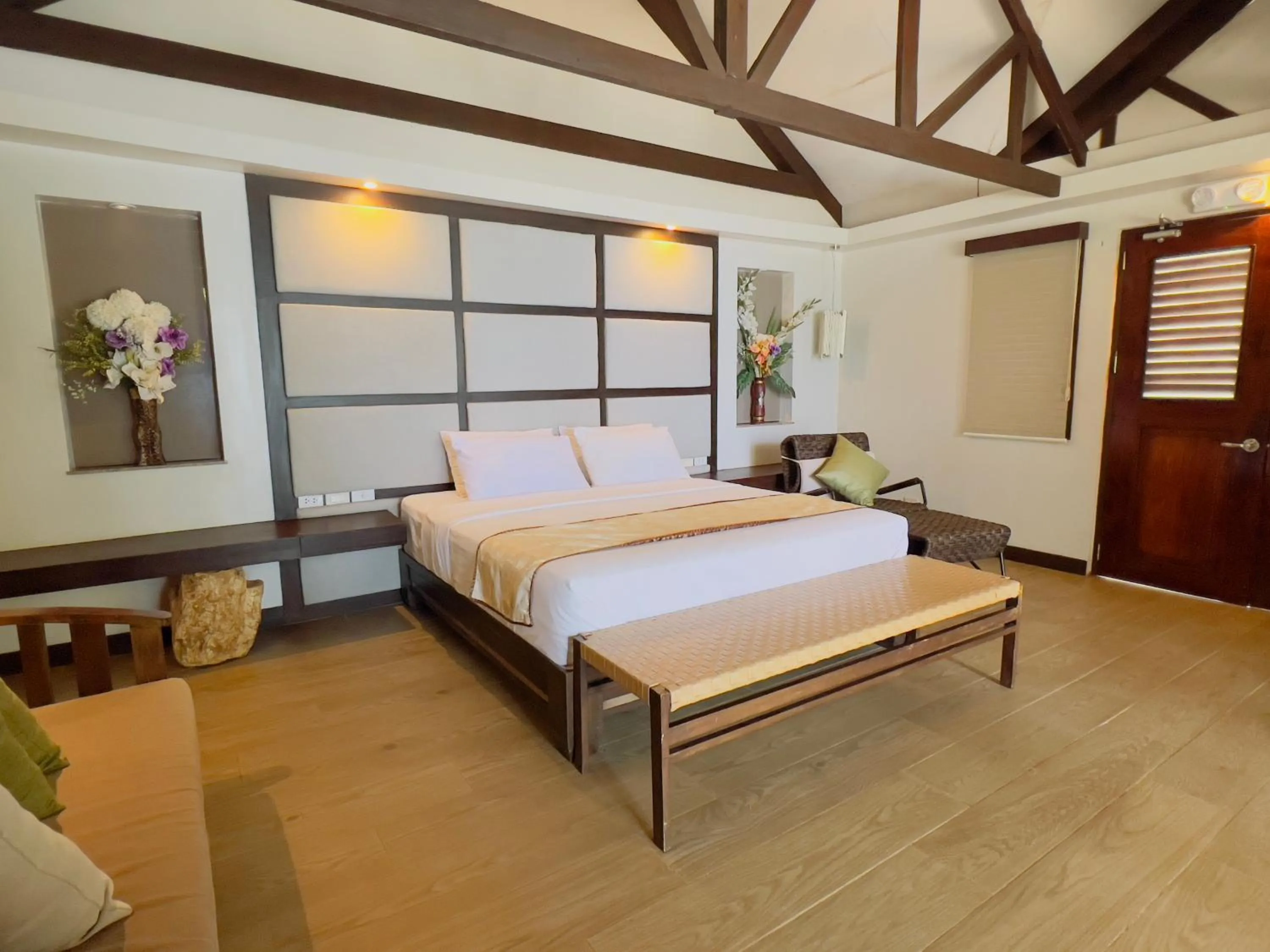 Bed in Alam Indah Beach Resort Busuanga