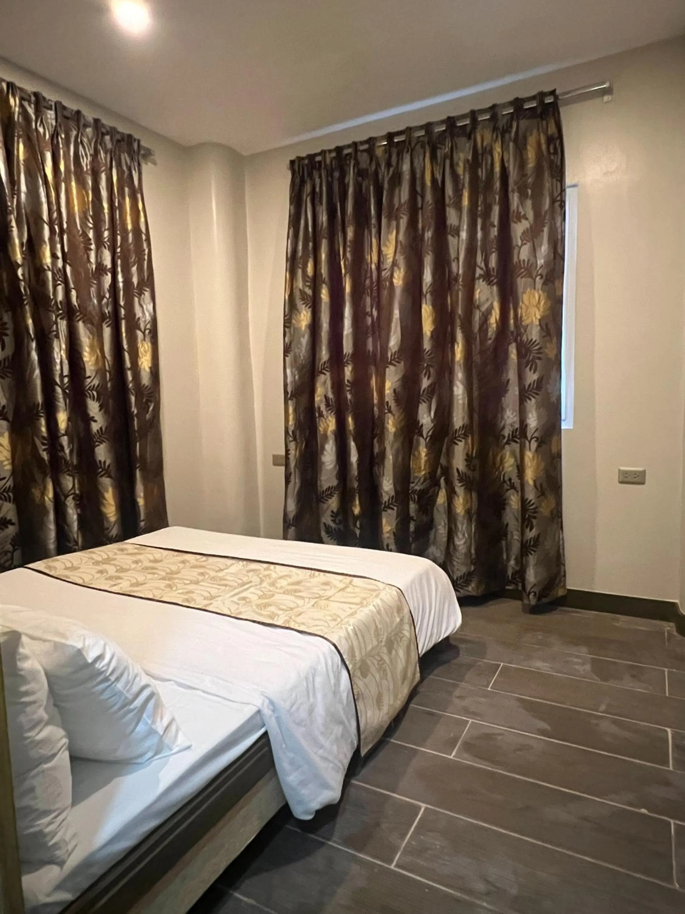 Bed in Alam Indah Beach Resort Busuanga