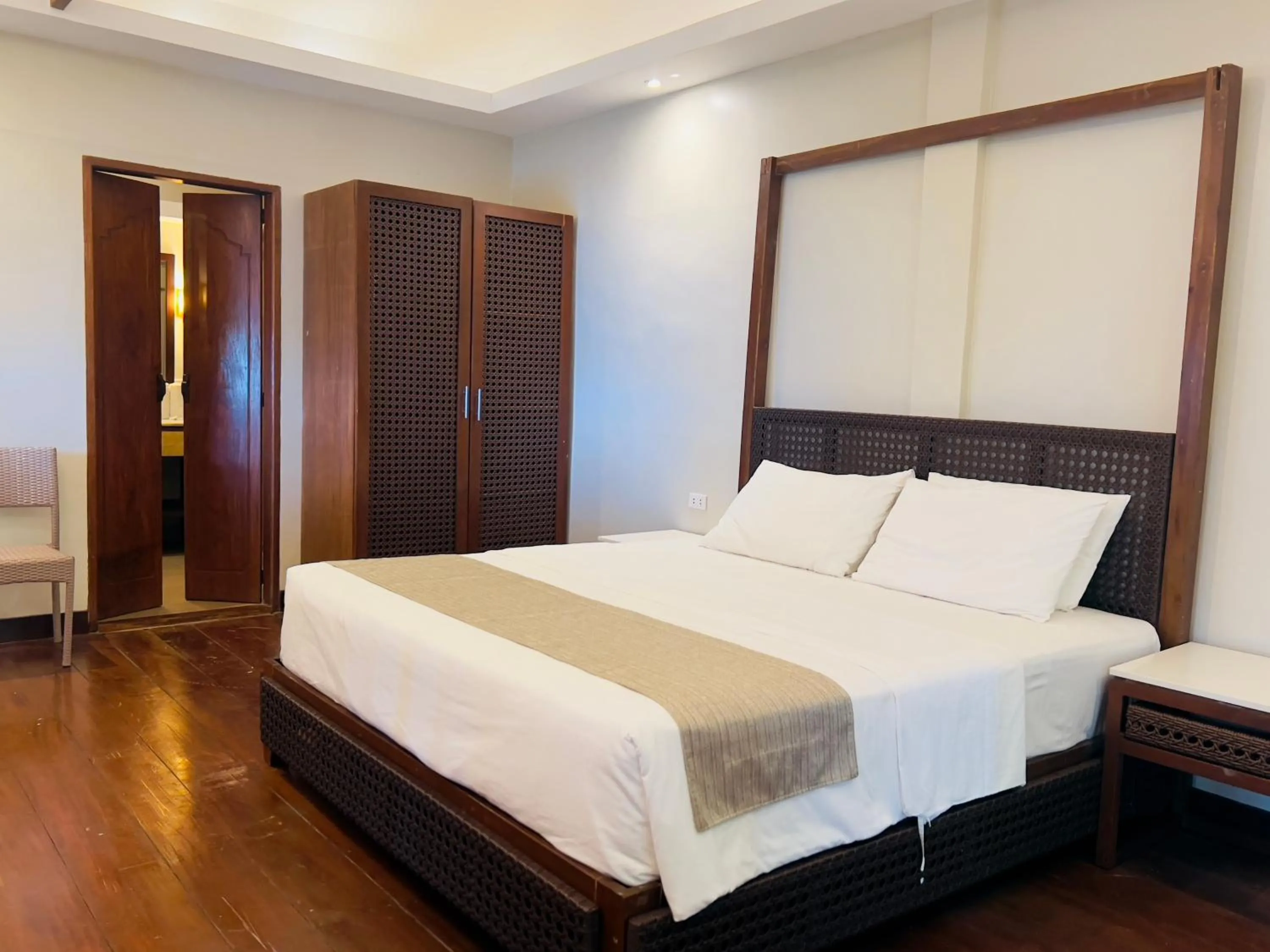 Bed in Alam Indah Beach Resort Busuanga