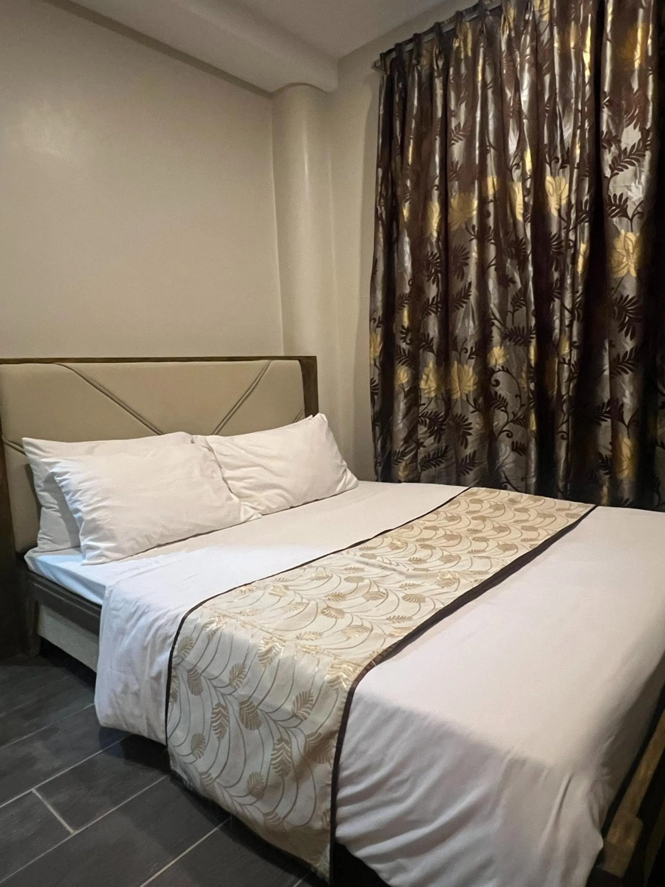 Bed in Alam Indah Beach Resort Busuanga