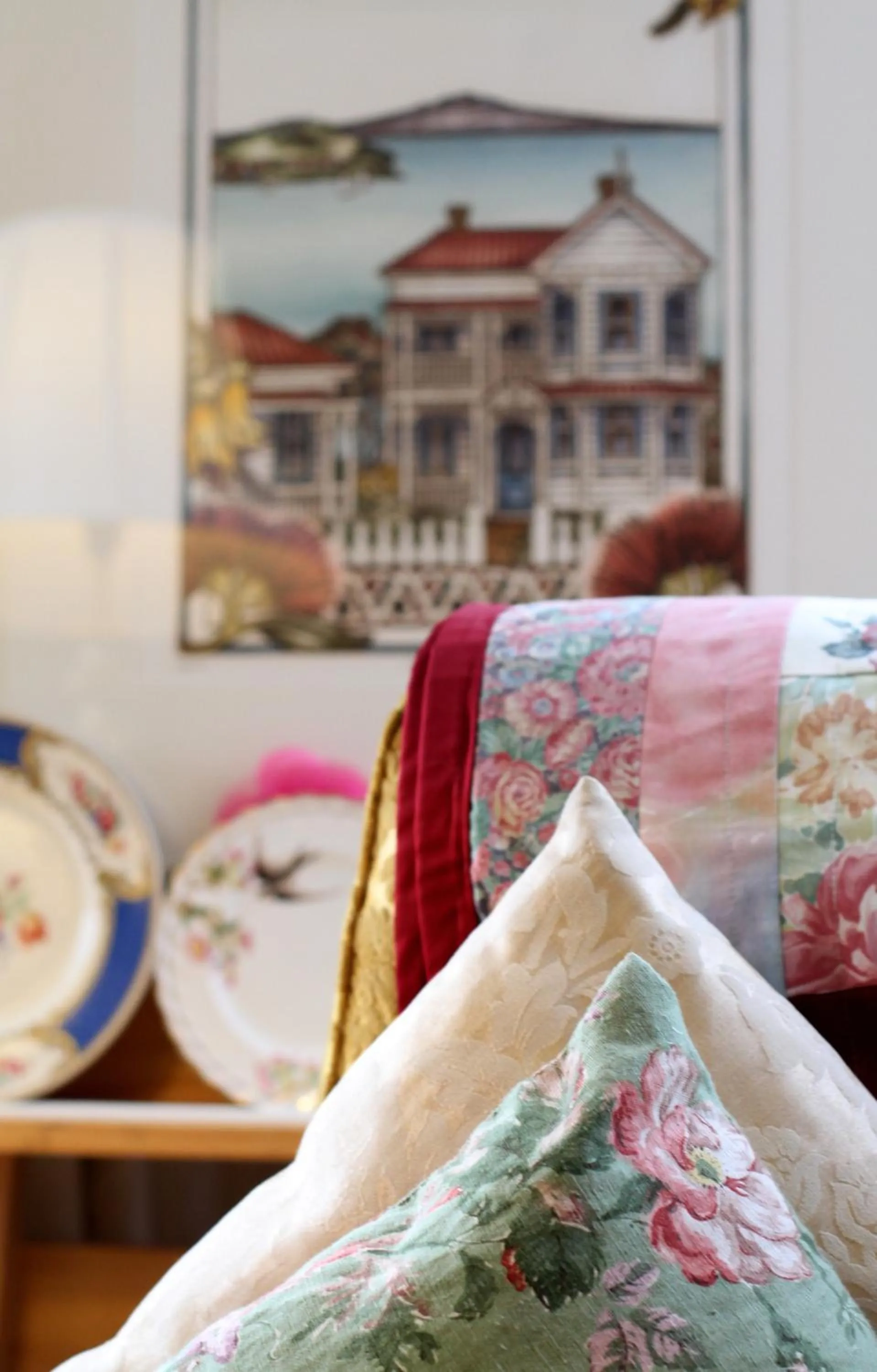 Seating area, Bed in Ah House City B&B Nelson