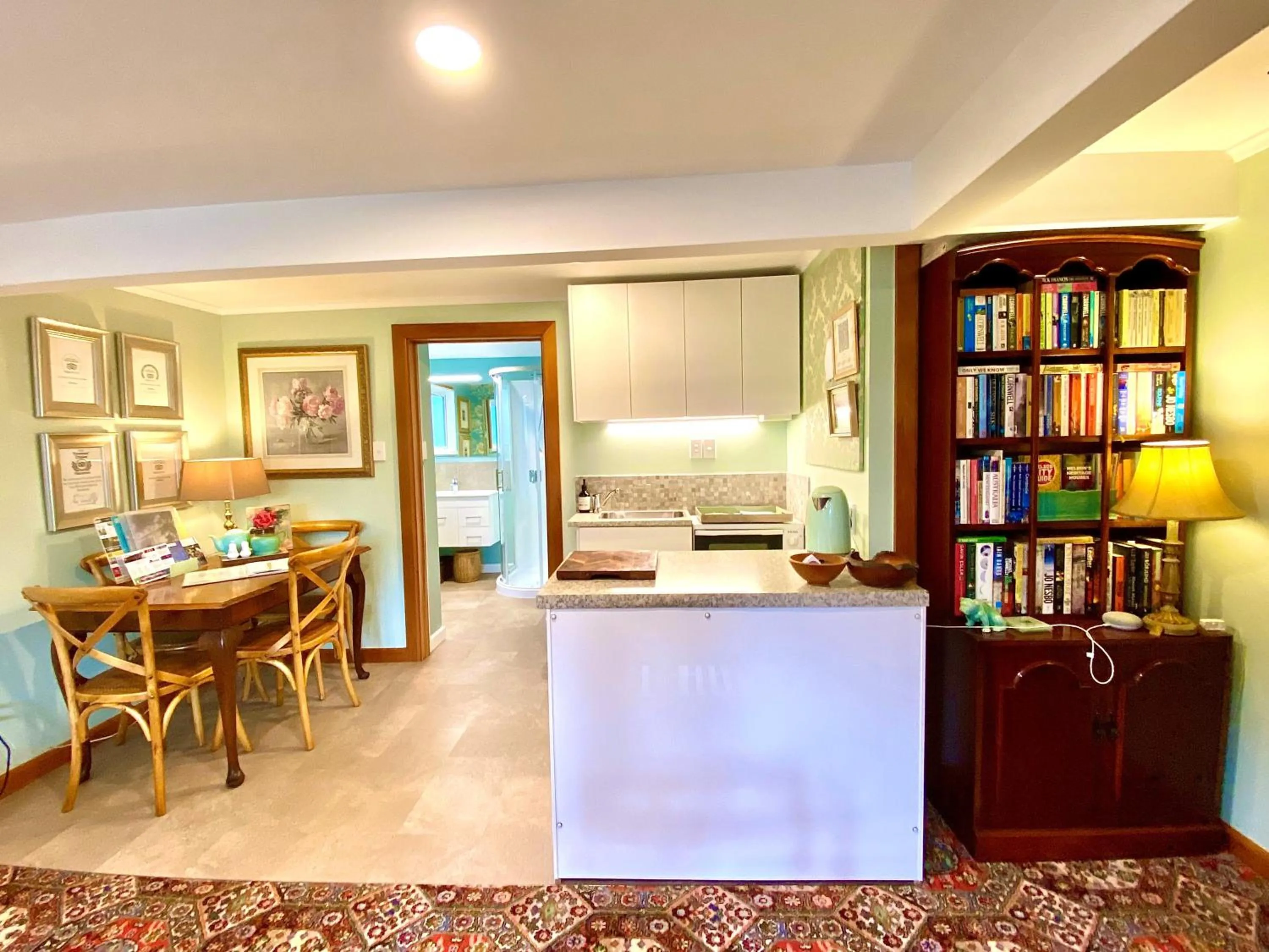 Library in Ah House City B&B Nelson