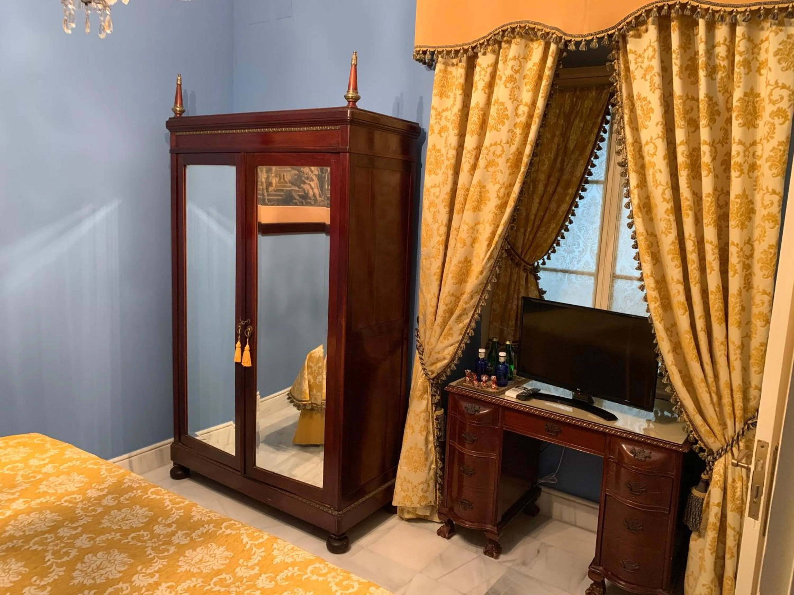 Bedroom, Bed in Casa Palacio Jerezana
