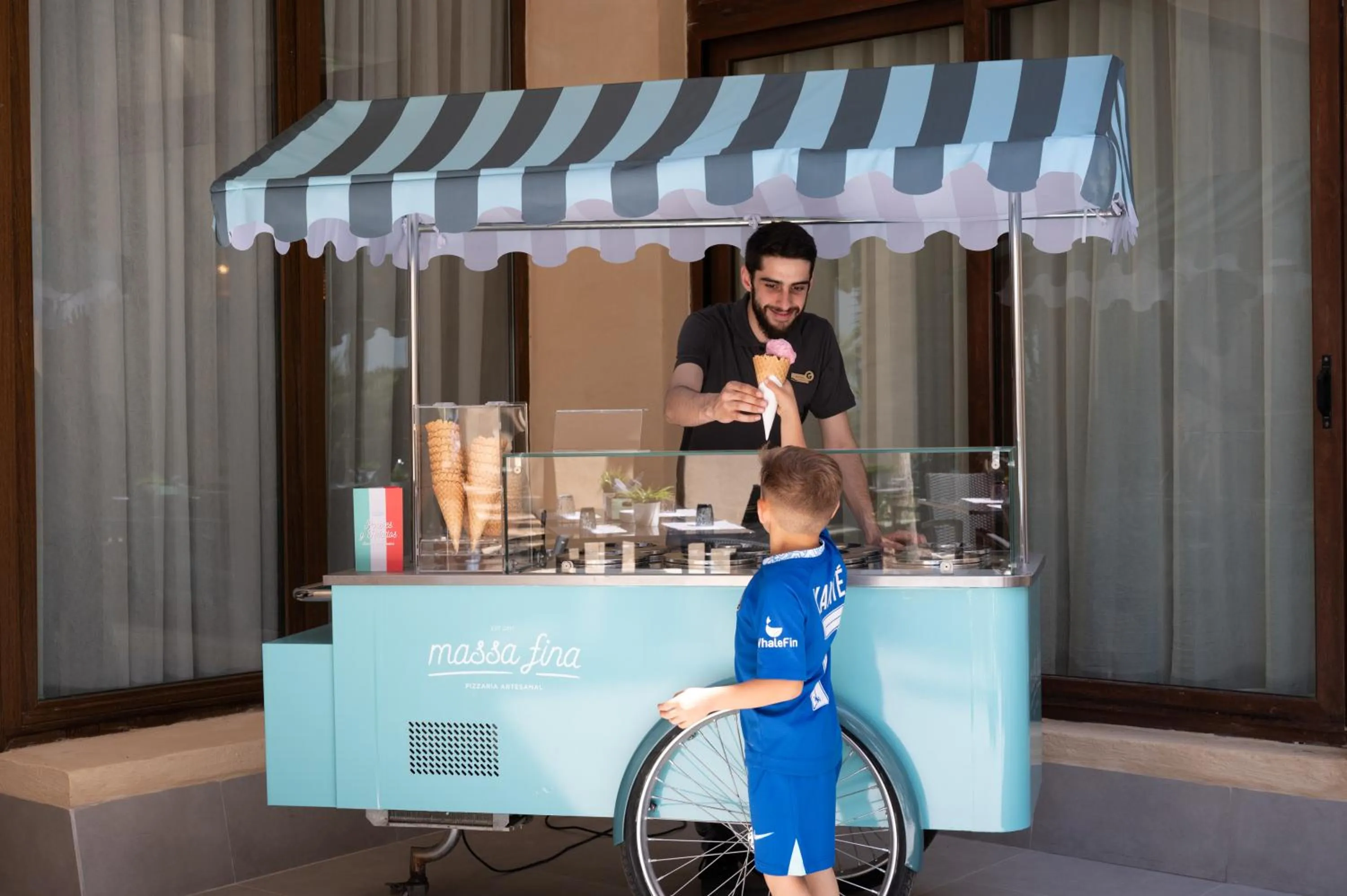 Restaurant/places to eat in Vila Gale Isla Canela