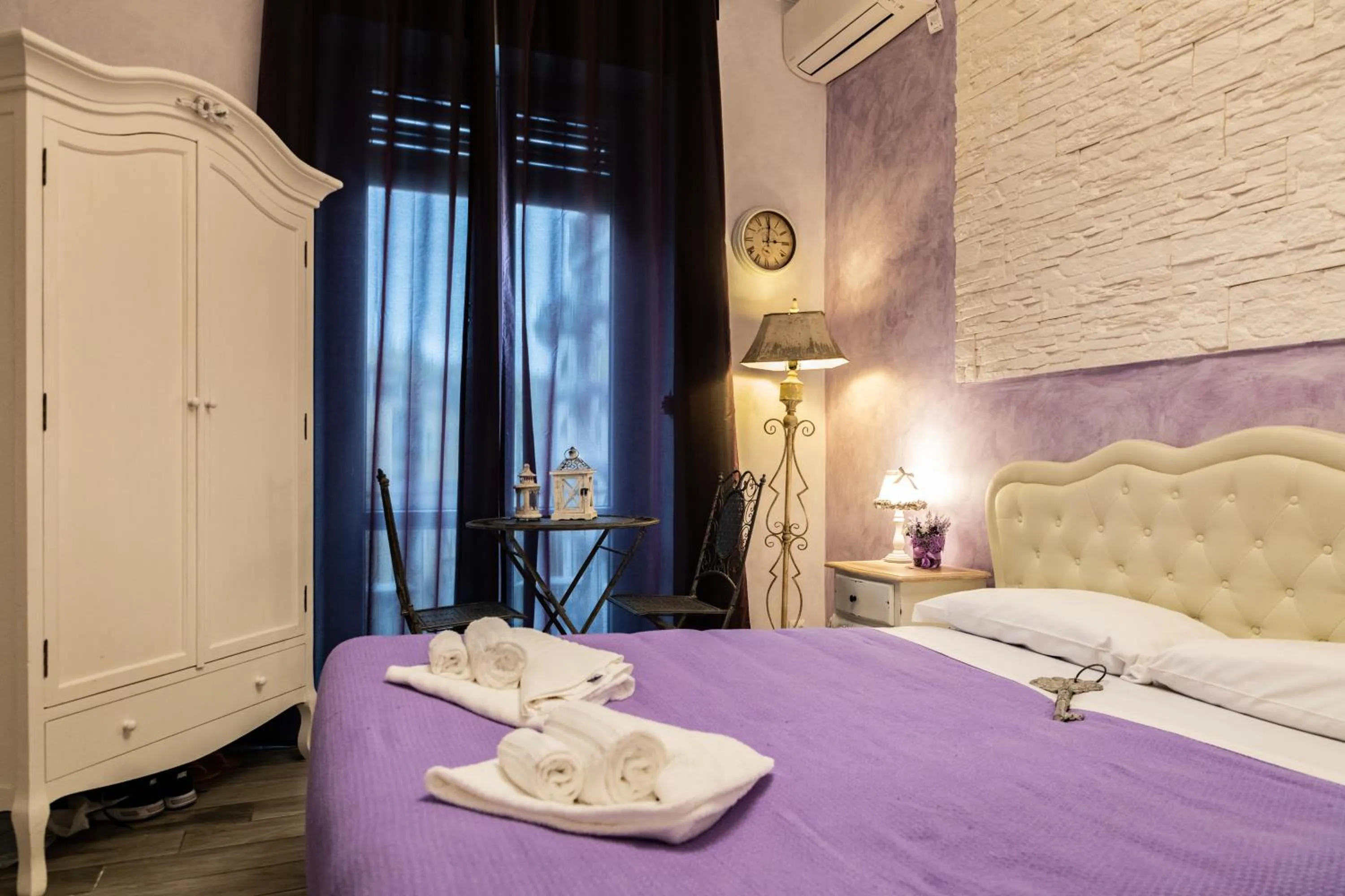 Bed in RomAntic Dreams