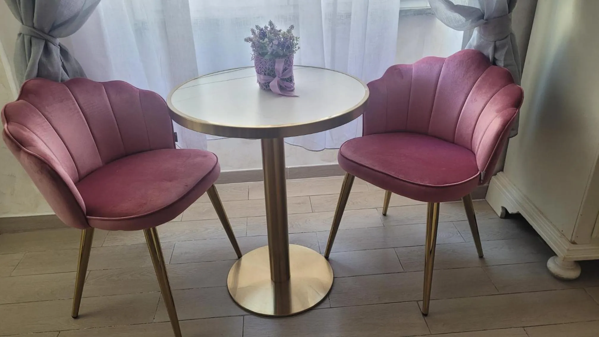 Decorative detail in RomAntic Dreams