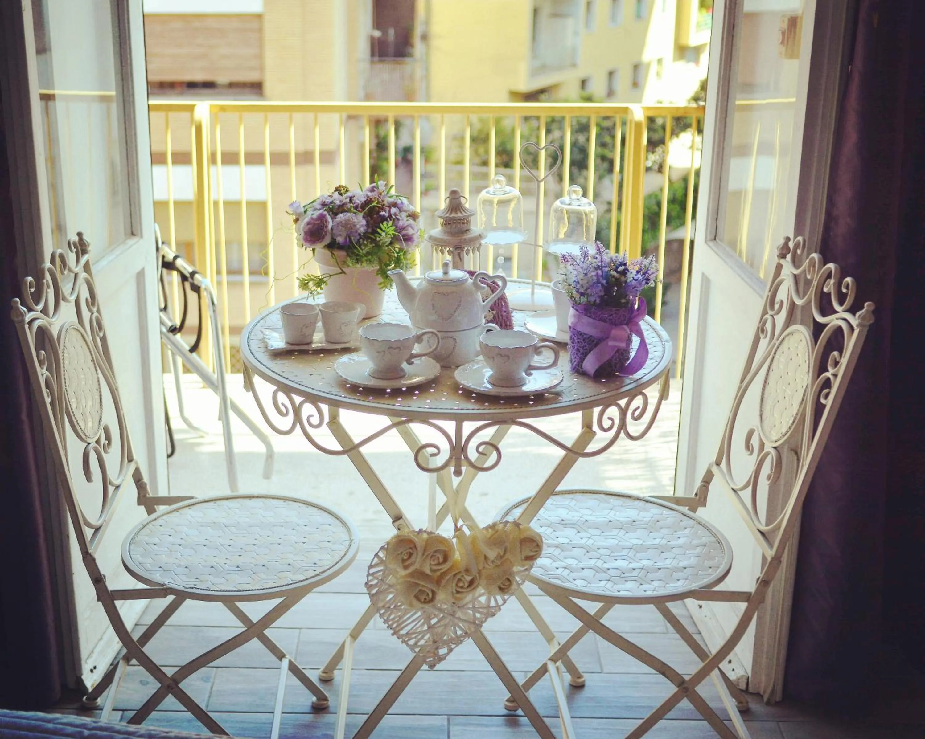 Coffee/tea facilities in RomAntic Dreams