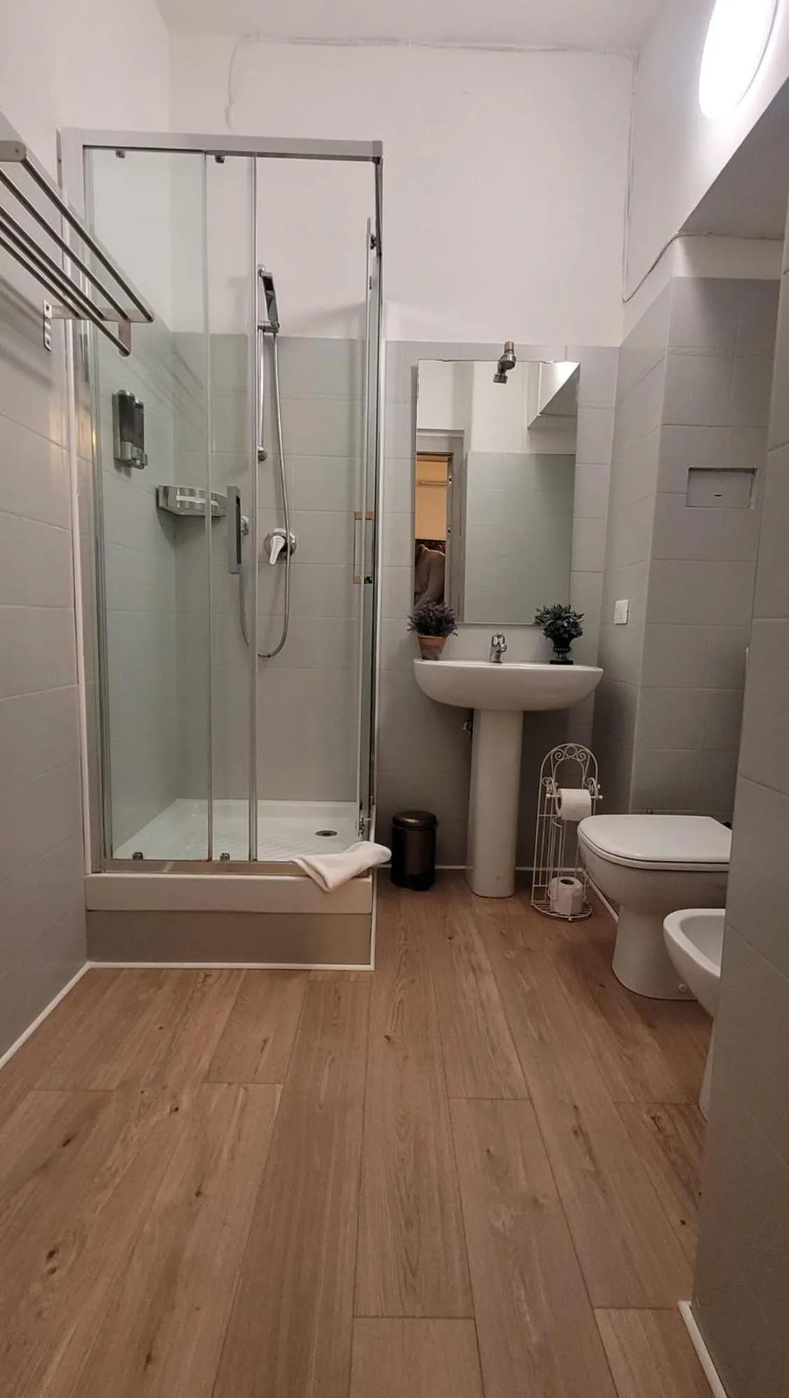 Shower in RomAntic Dreams