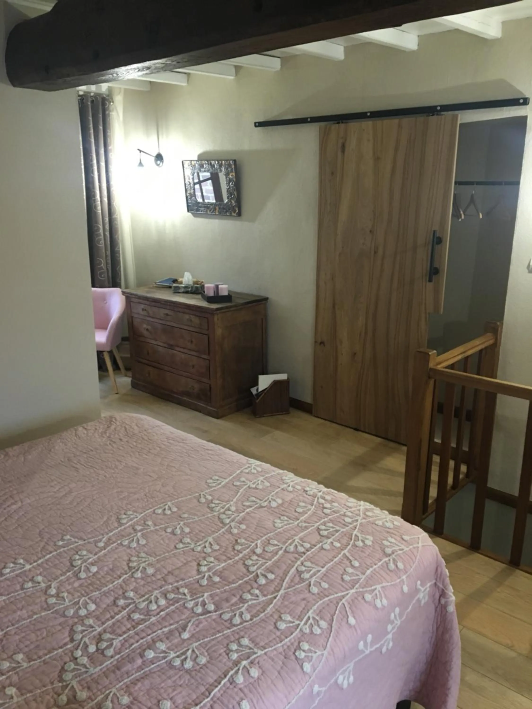 Bedroom in La Commanderie