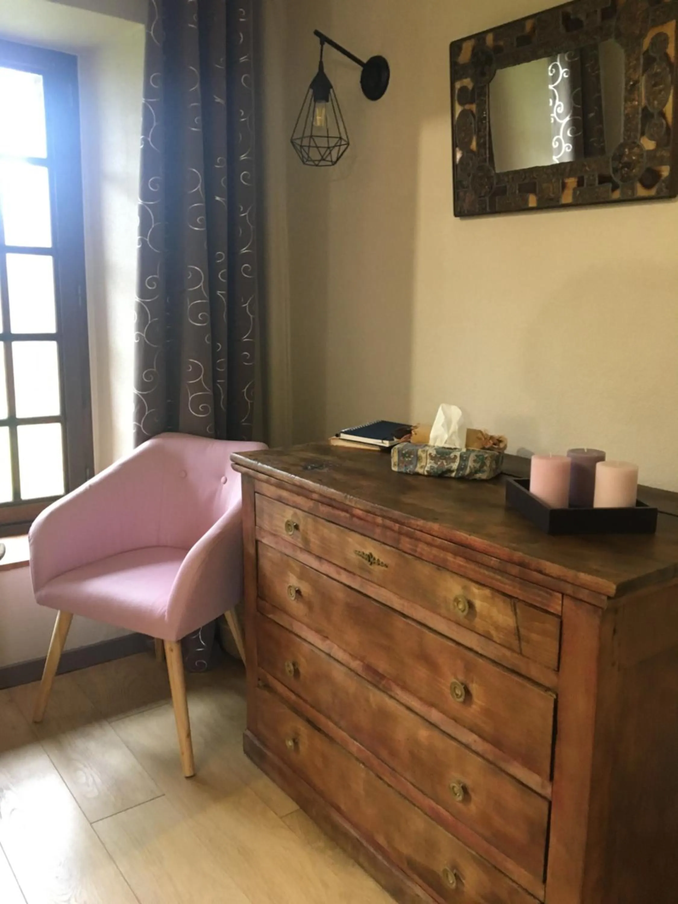 Bedroom in La Commanderie