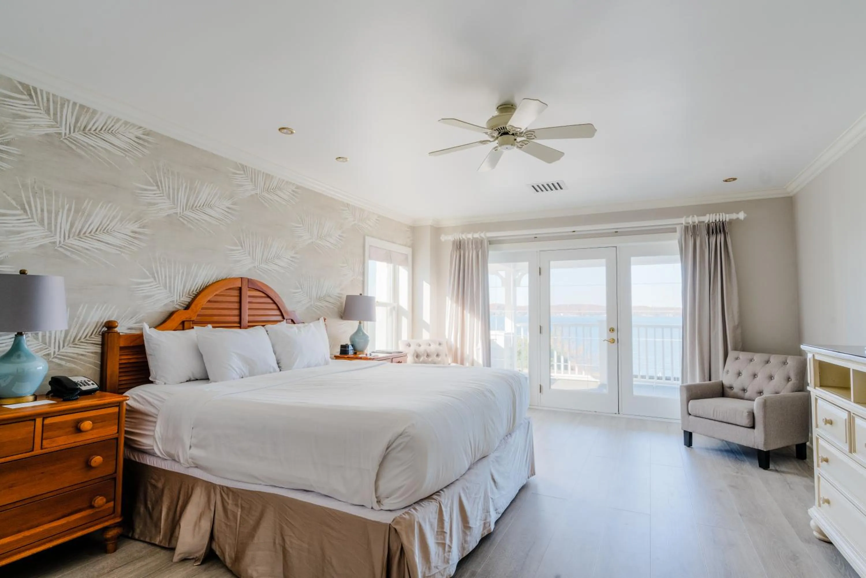 Bedroom, Bed in The Geneva Inn