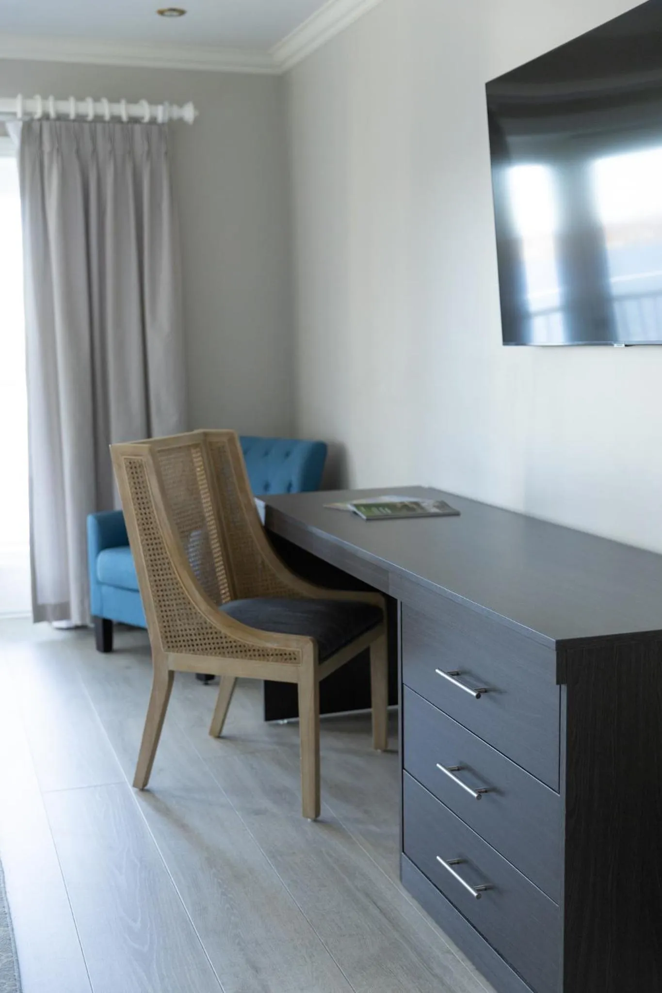 Bedroom in The Geneva Inn