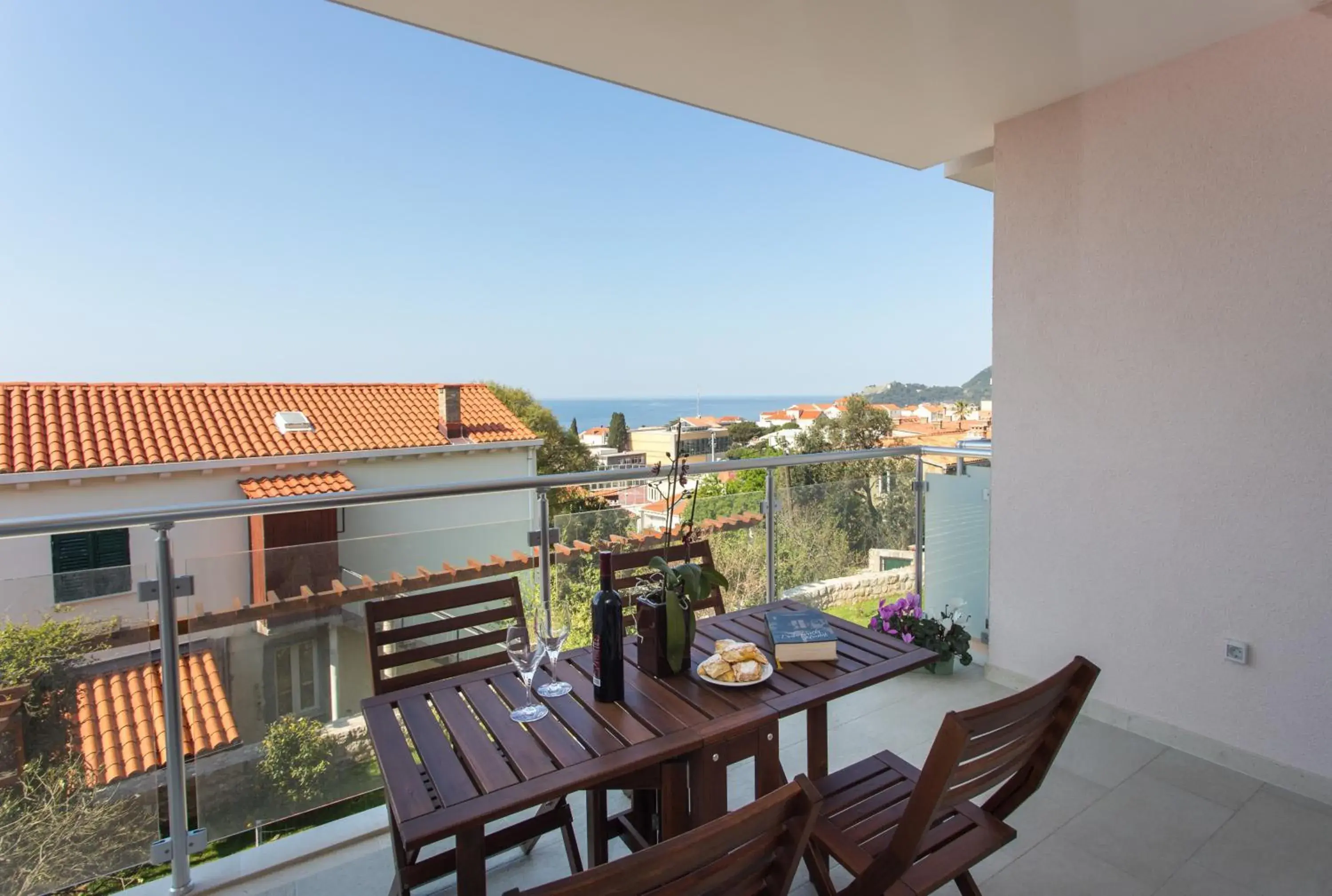 One-Bedroom Apartment with Balcony and Partial Sea View in Apartments Villa Ankora One-Bedroom Apartment with Balcony and Partial Sea View in Apartments Villa Ankora
