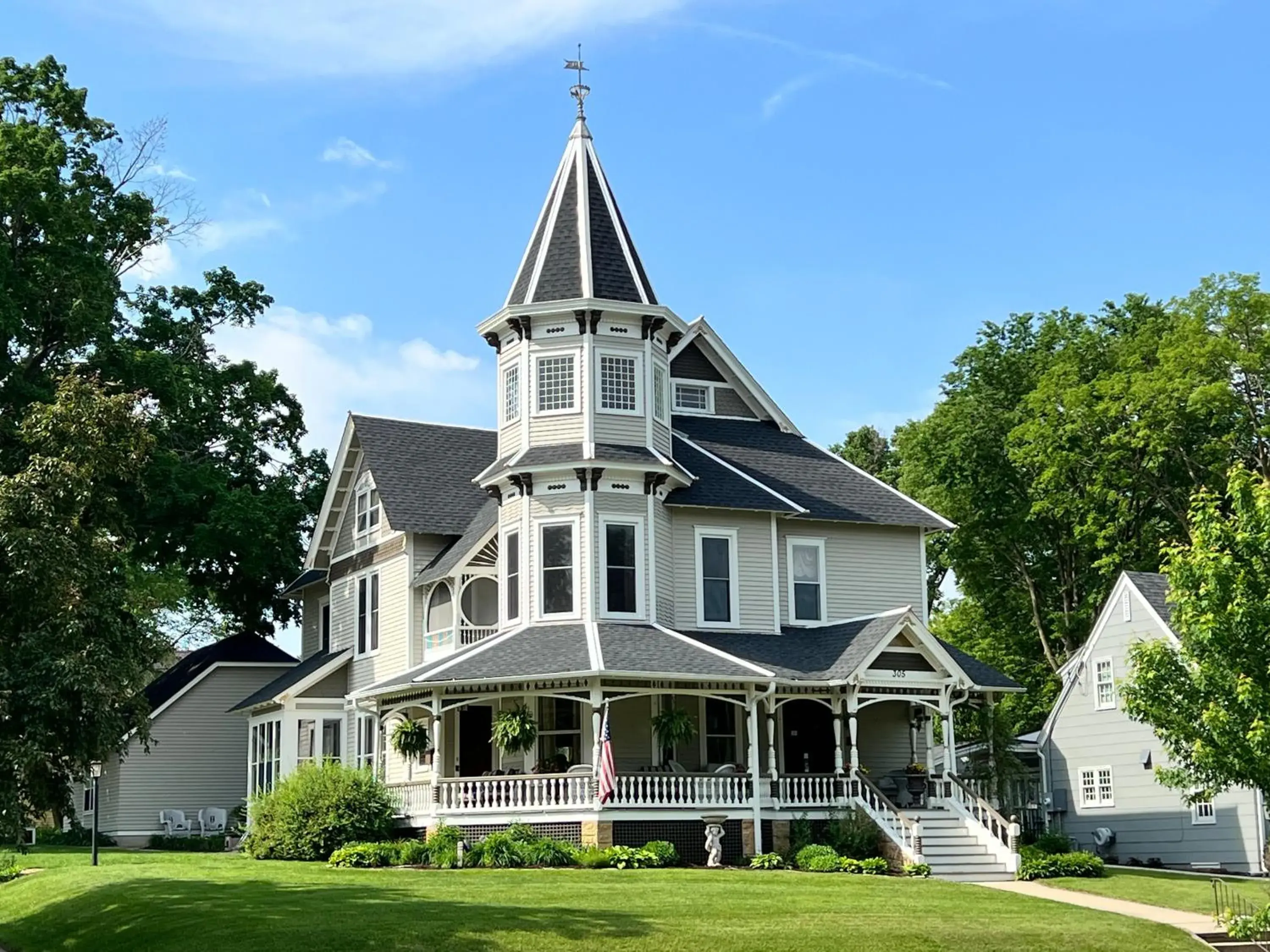 Historic Hutch House Historic Hutch House