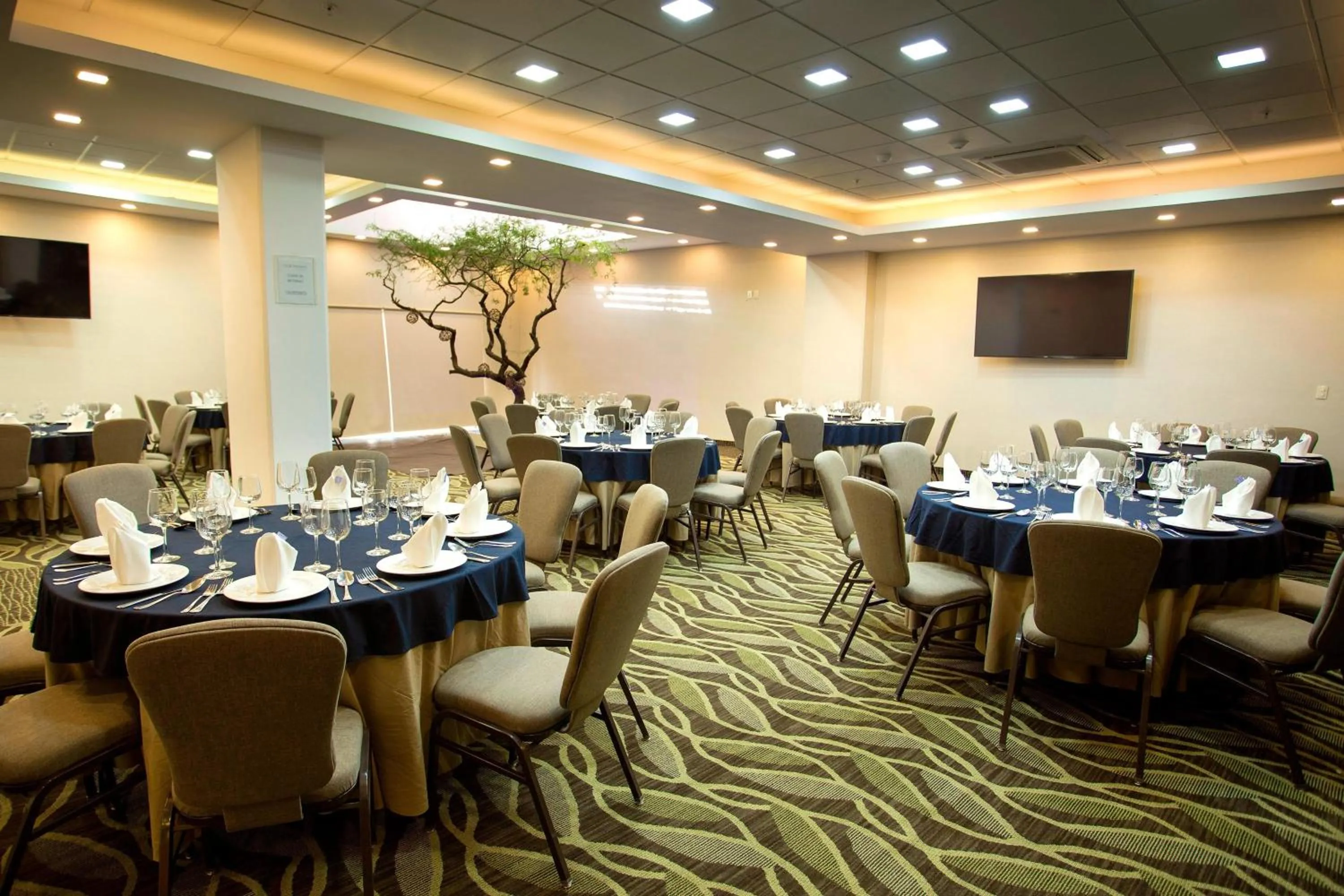 Meeting/conference room in Four Points by Sheraton Queretaro Norte