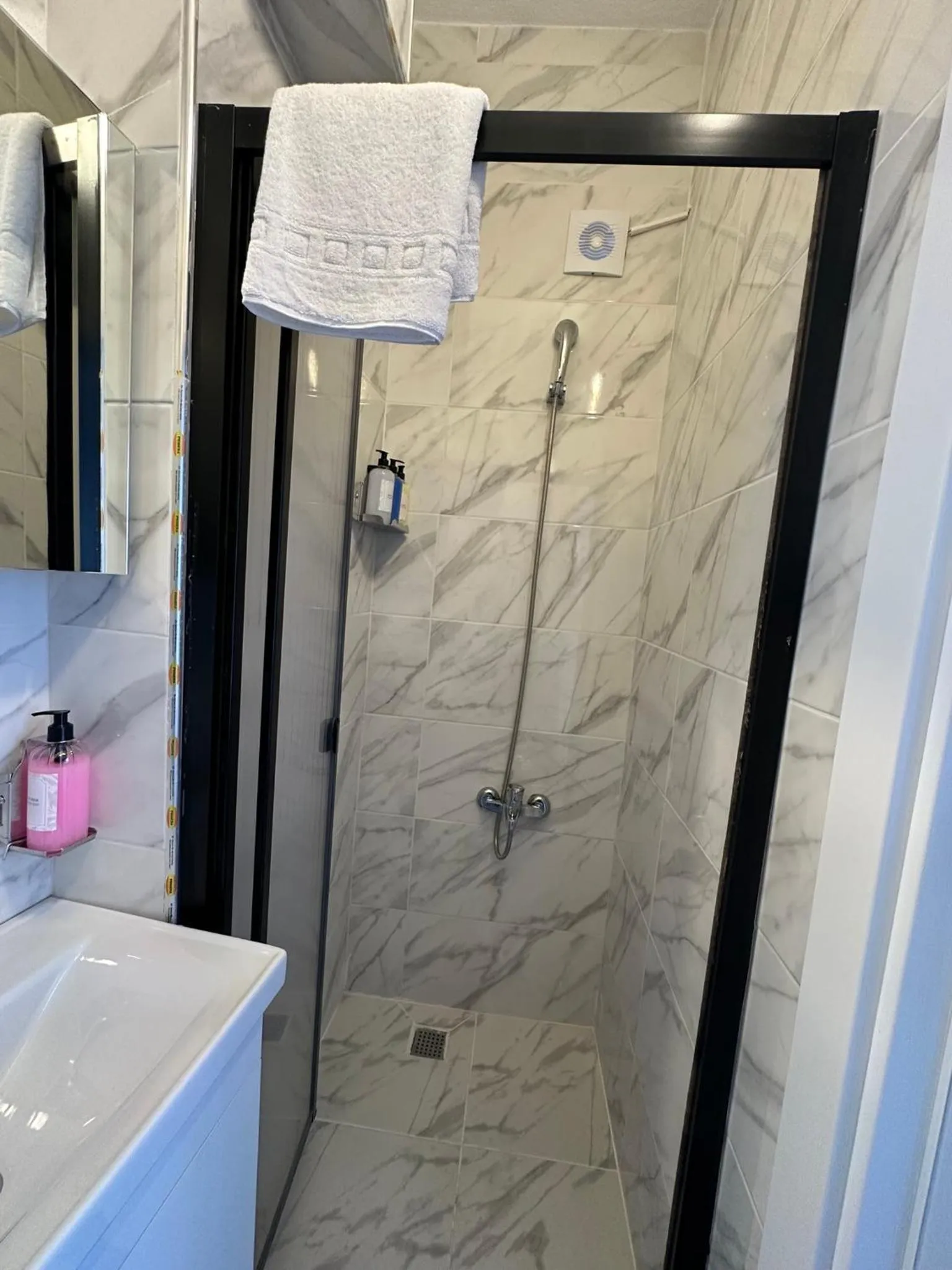 Shower in Sweet Hotel Istanbul