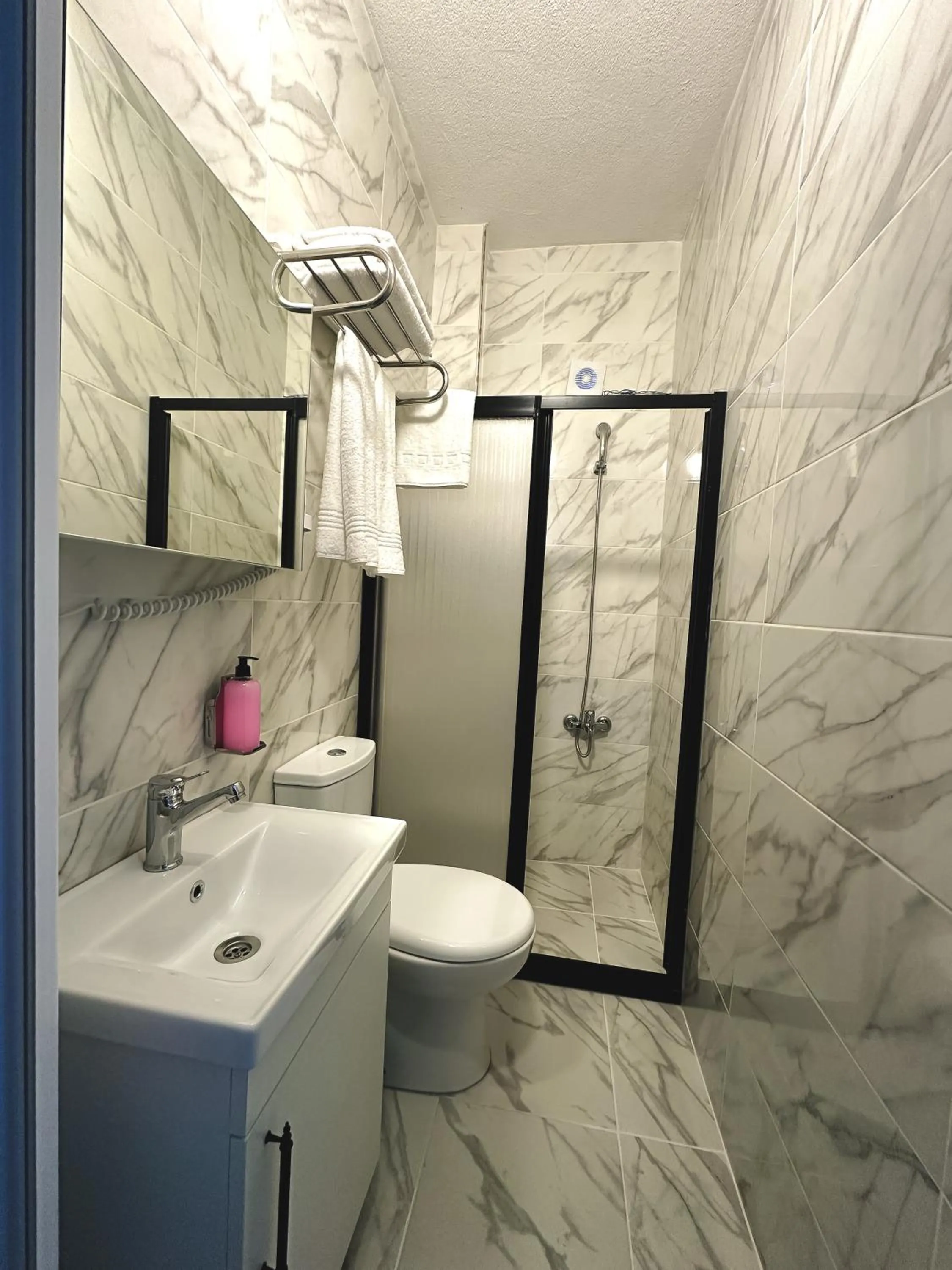 Shower in Sweet Hotel Istanbul