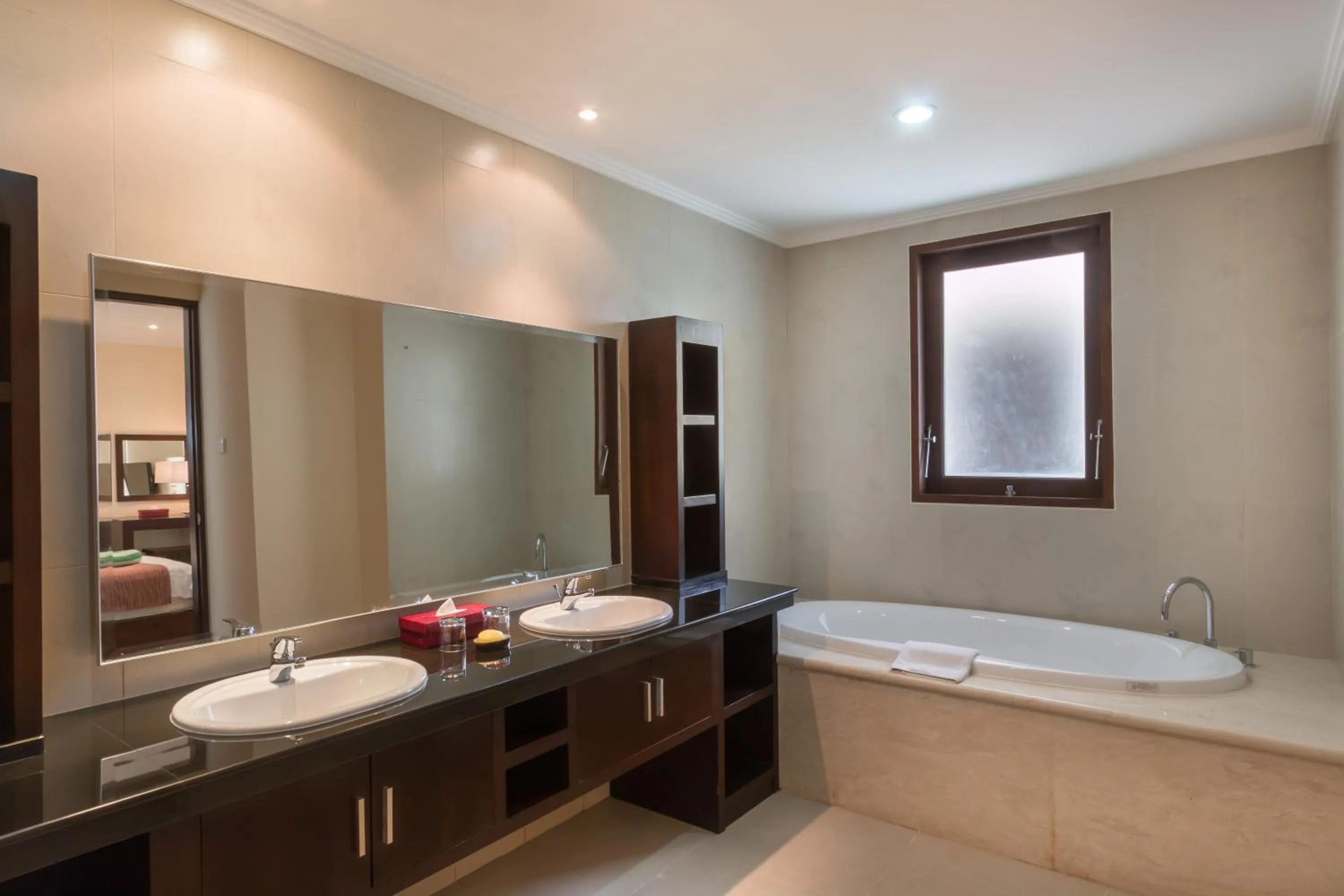 Bathroom in Peninsula Bay Resort