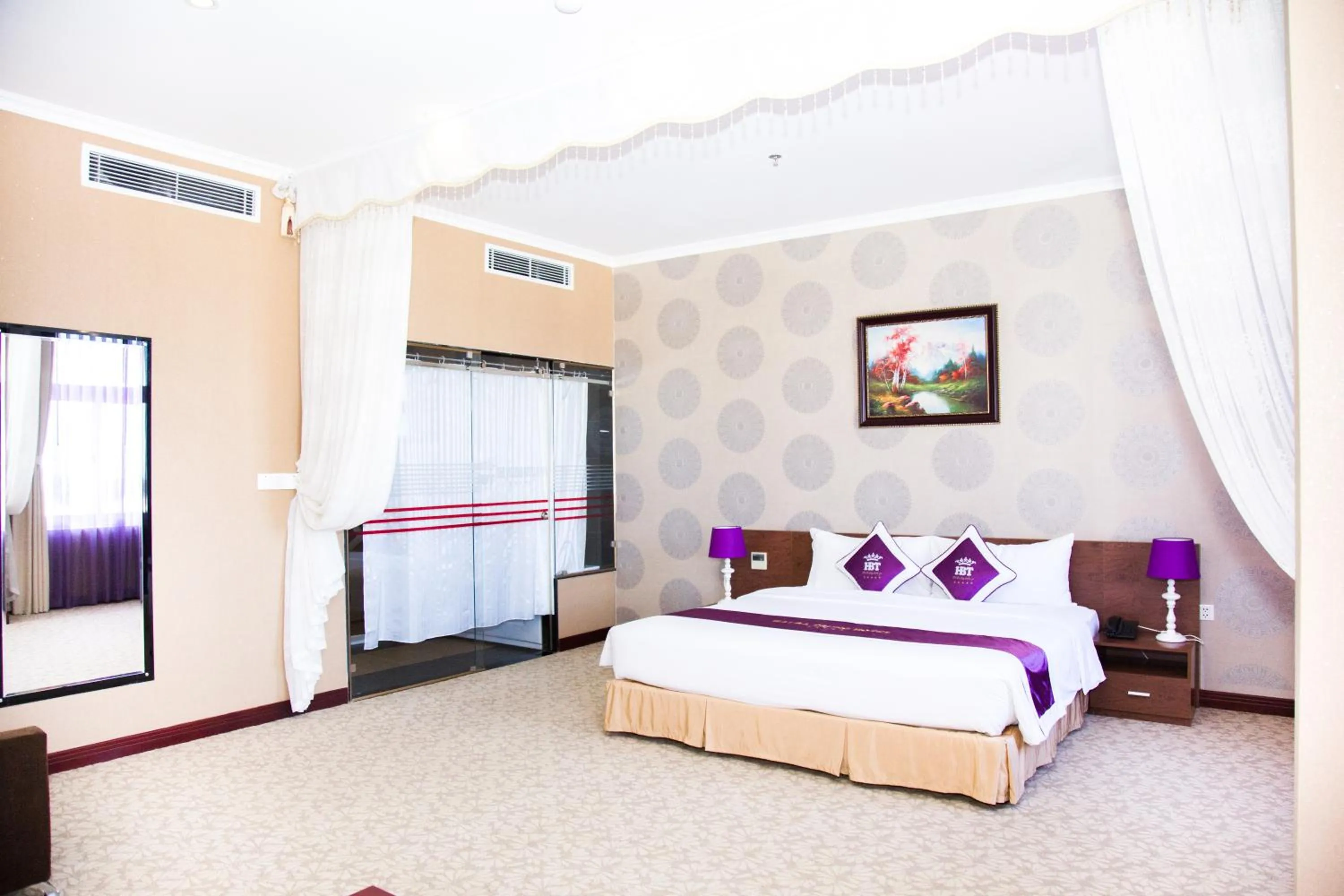 Bed in Hai Ba Trung Hotel & Spa