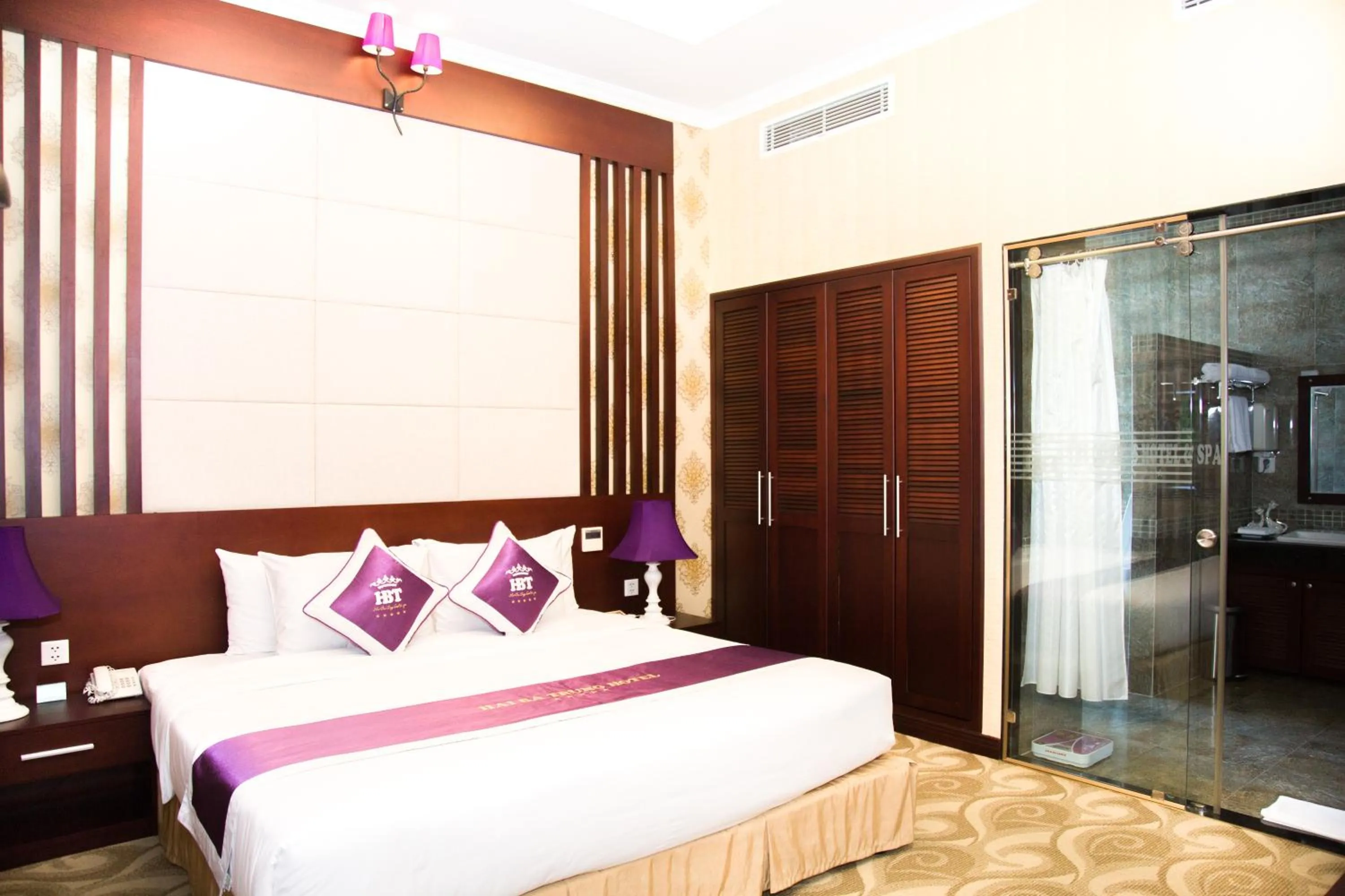 Bed in Hai Ba Trung Hotel & Spa