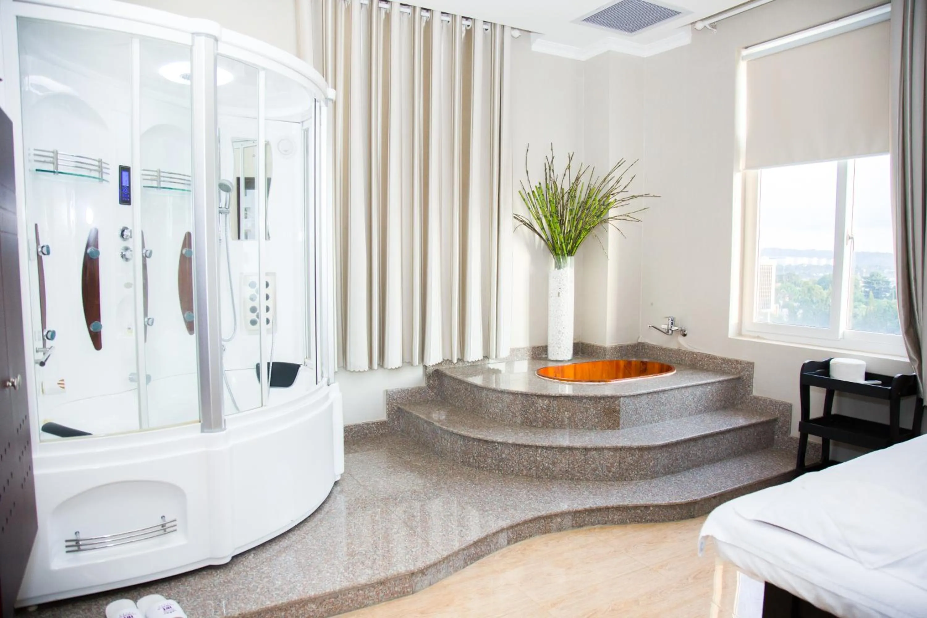 Bed in Hai Ba Trung Hotel & Spa