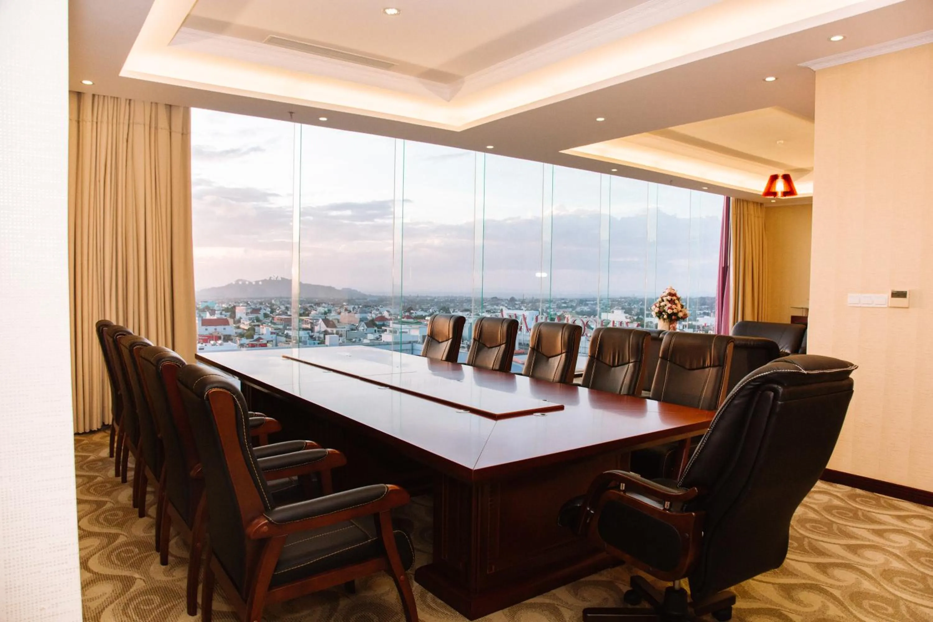 Hai Ba Trung Hotel & Spa