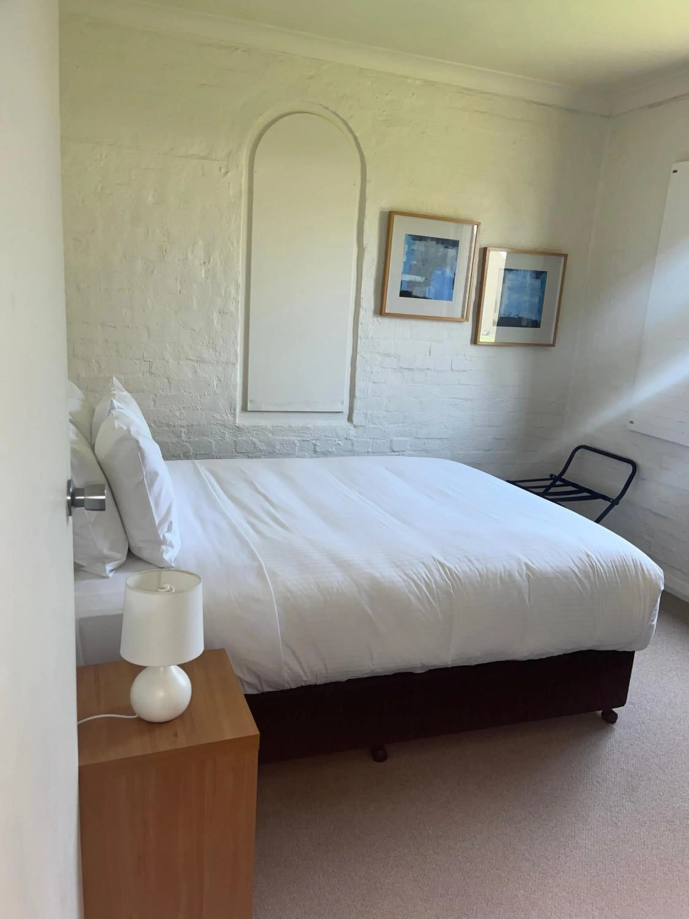 Bedroom, Bed in Tuileries at De Bortoli Rutherglen