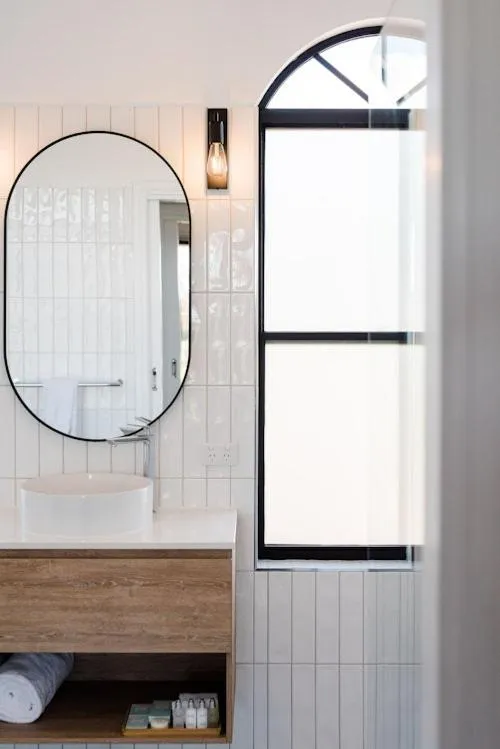 Bathroom in Tuileries at De Bortoli Rutherglen