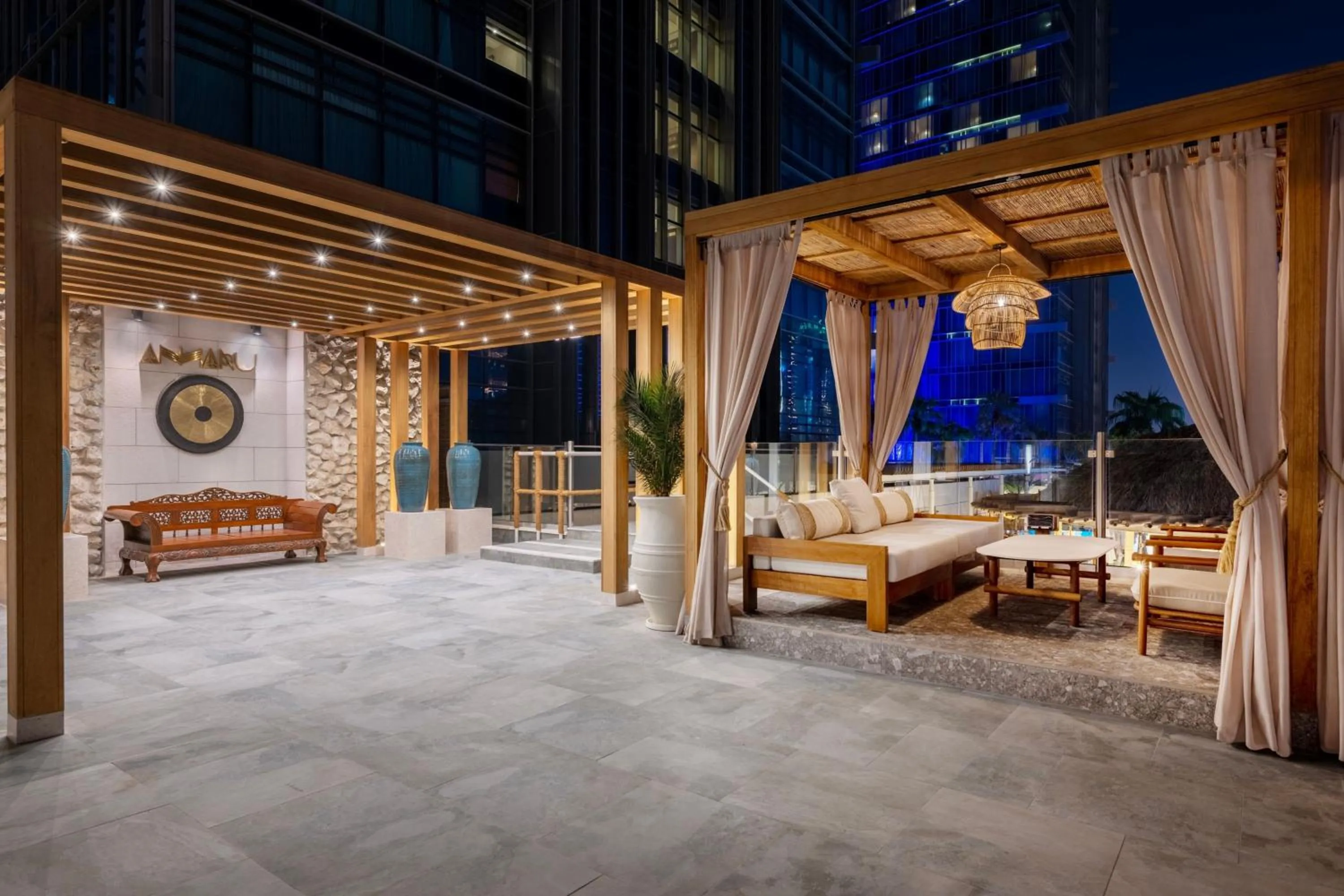 Restaurant/places to eat in JW Marriott Marquis City Center Doha