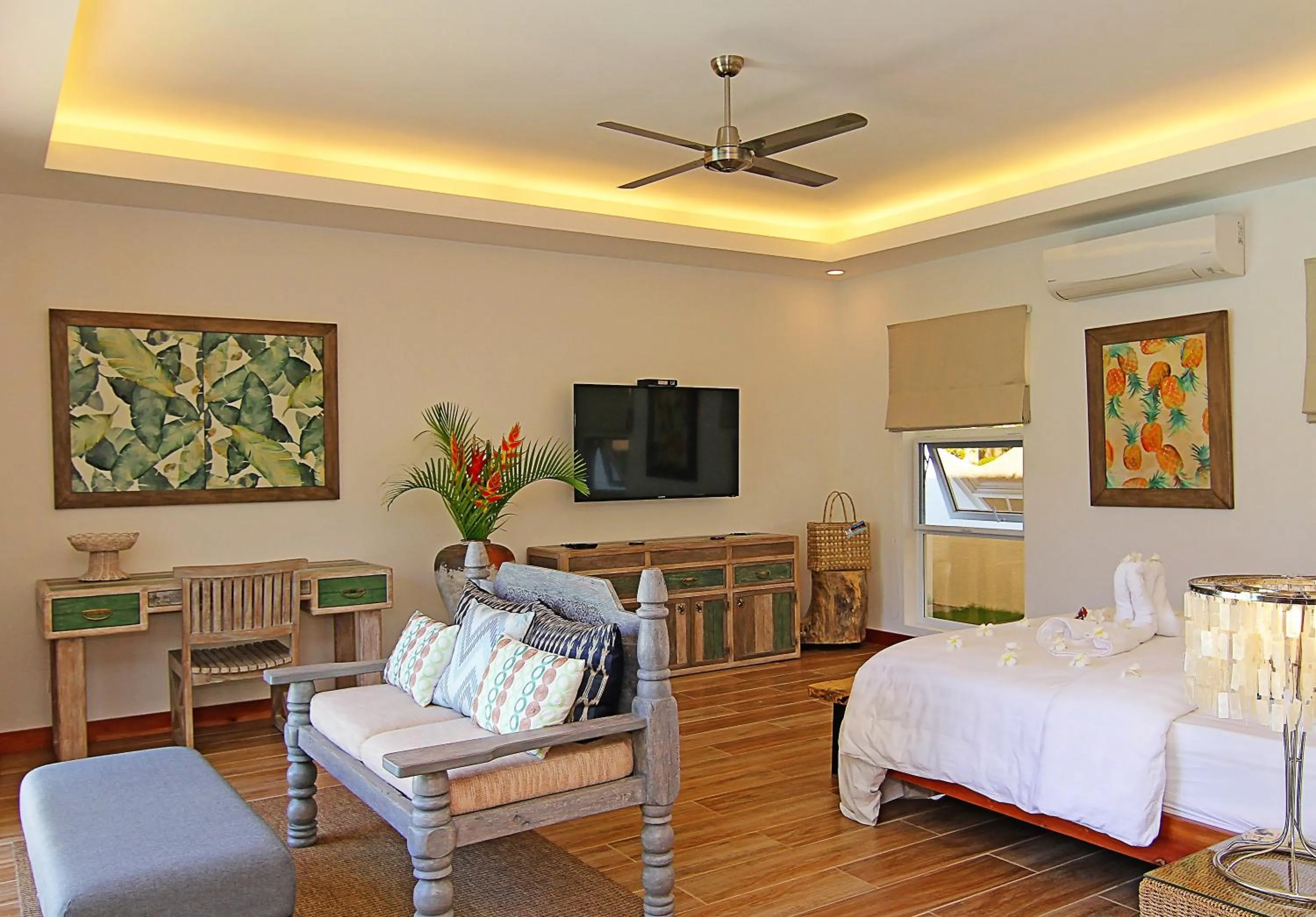 TV and multimedia, Bed in Vida Homes Condo Resort