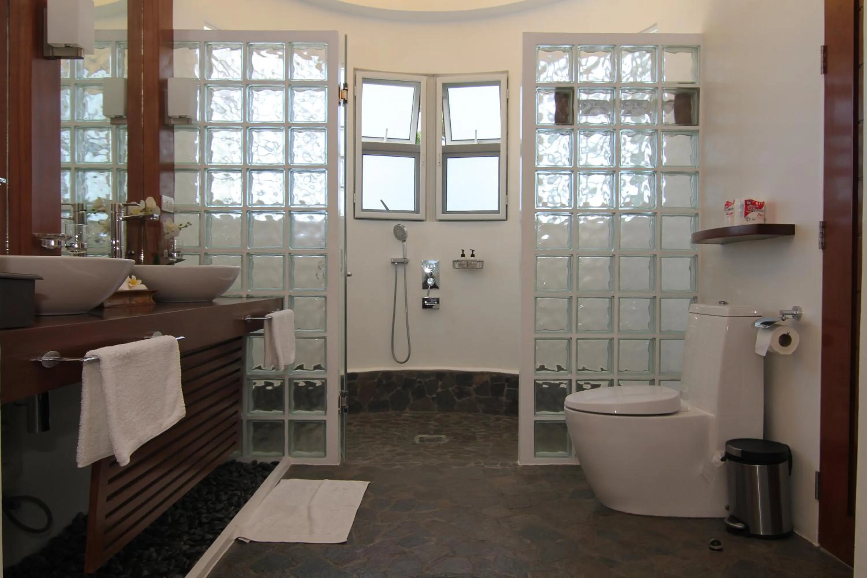 Shower in Vida Homes Condo Resort