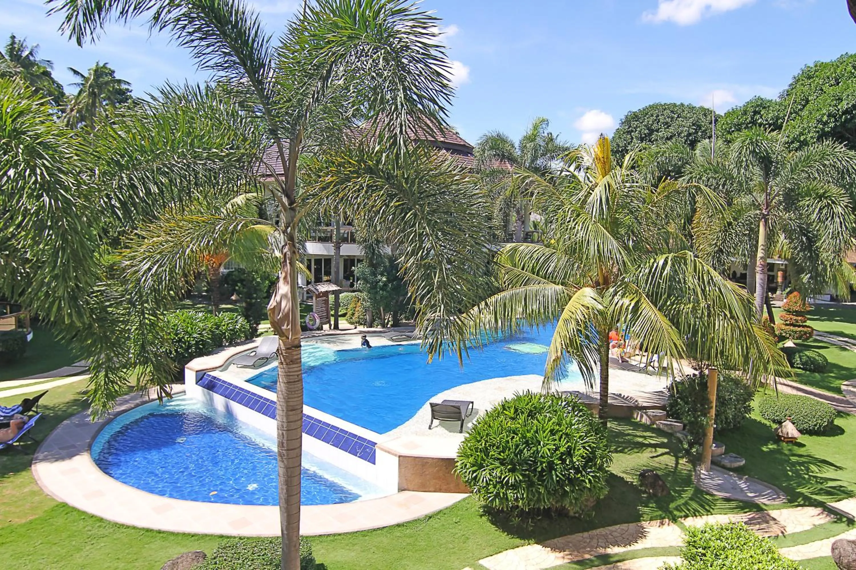 Pool view in Vida Homes Condo Resort