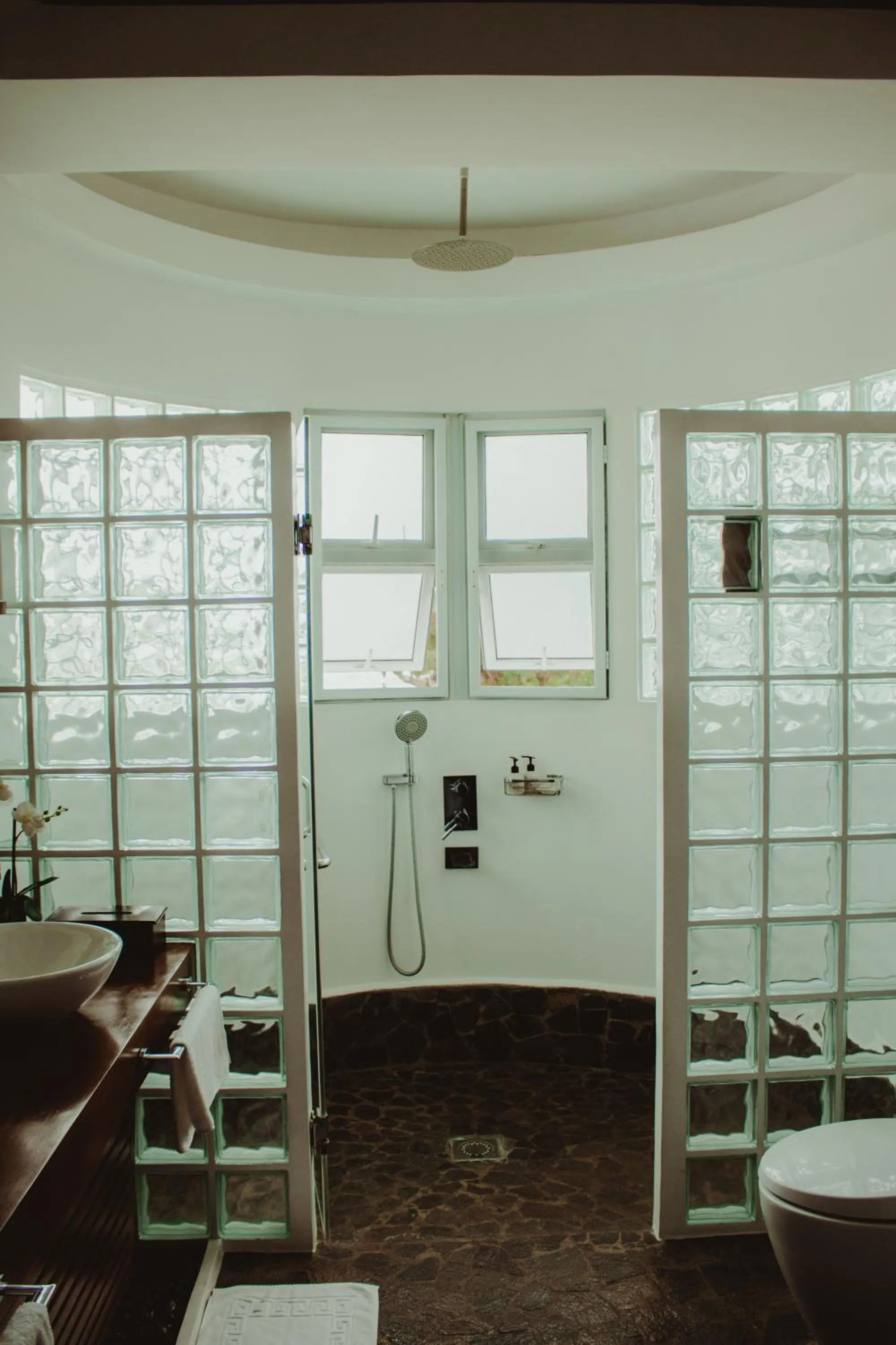 Shower in Vida Homes Condo Resort