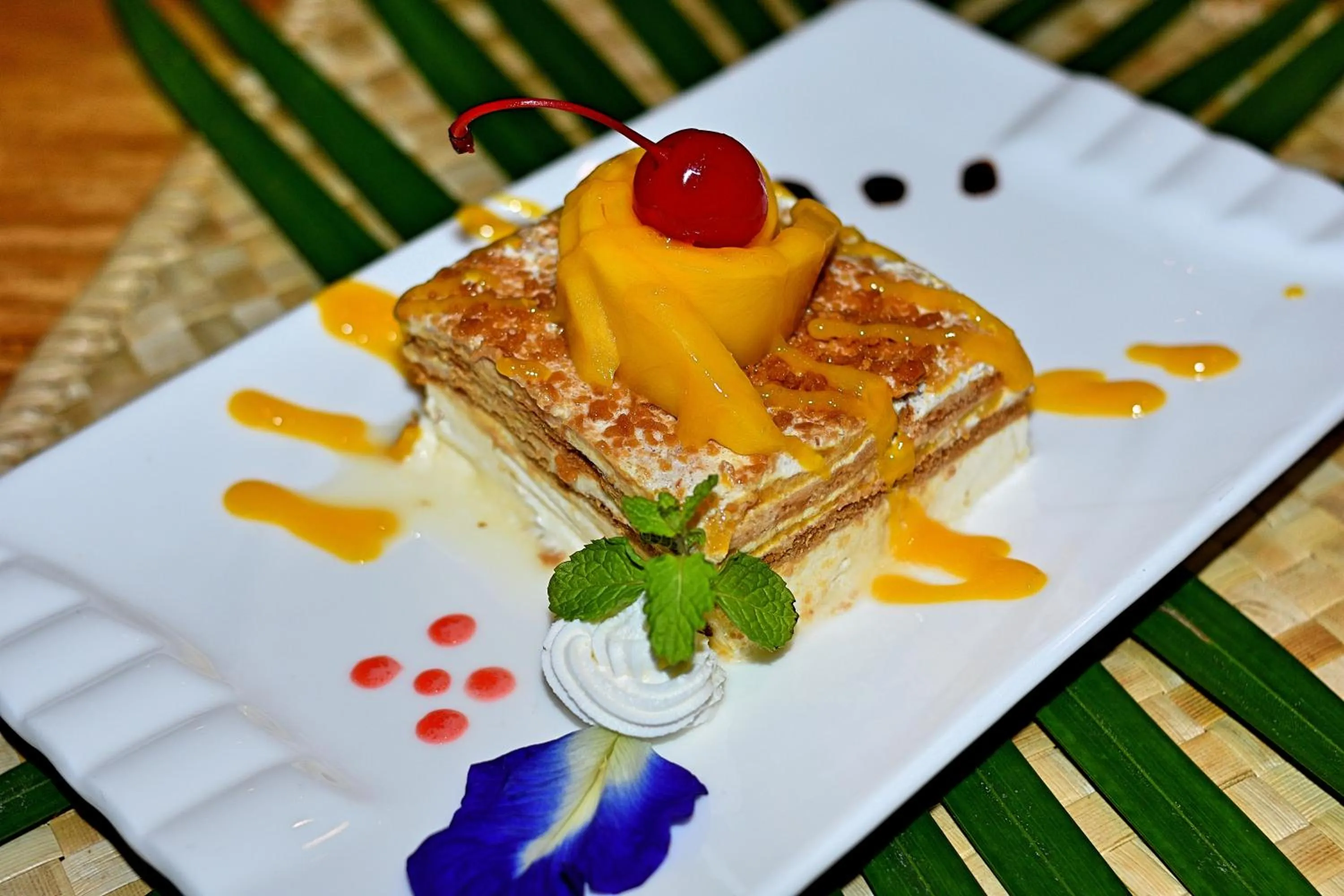 Restaurant/places to eat in Vida Homes Condo Resort