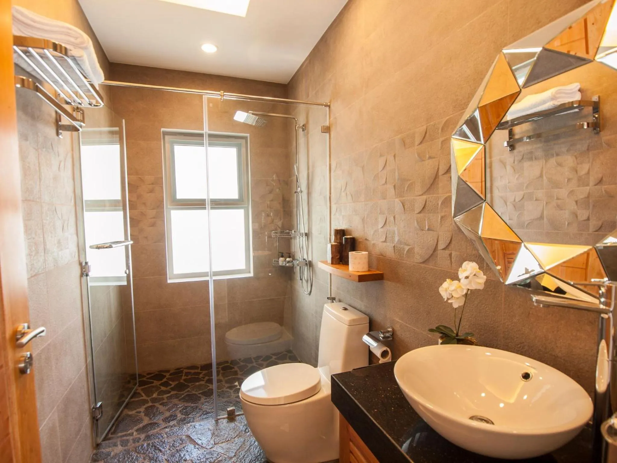 Shower in Vida Homes Condo Resort