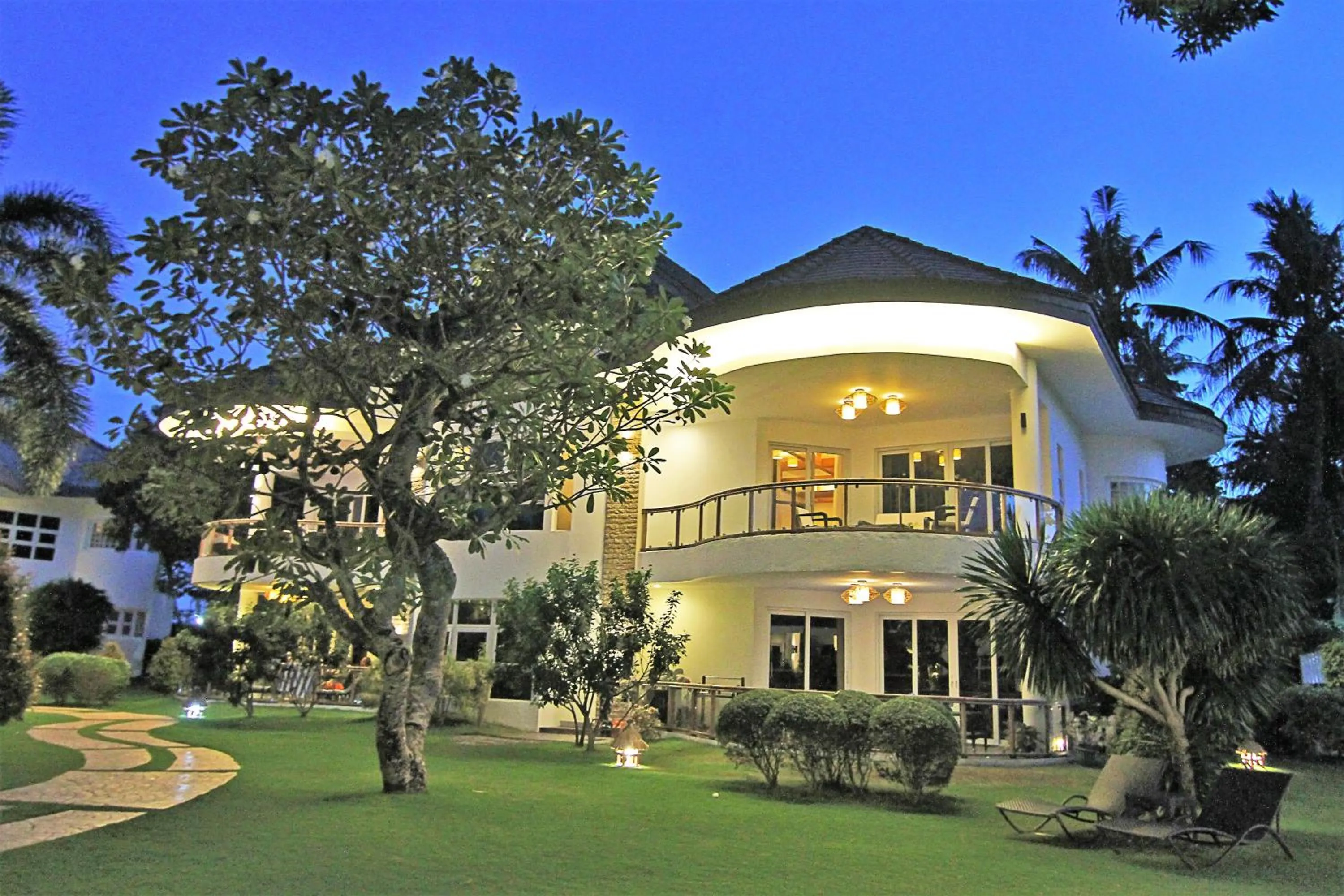 Garden in Vida Homes Condo Resort