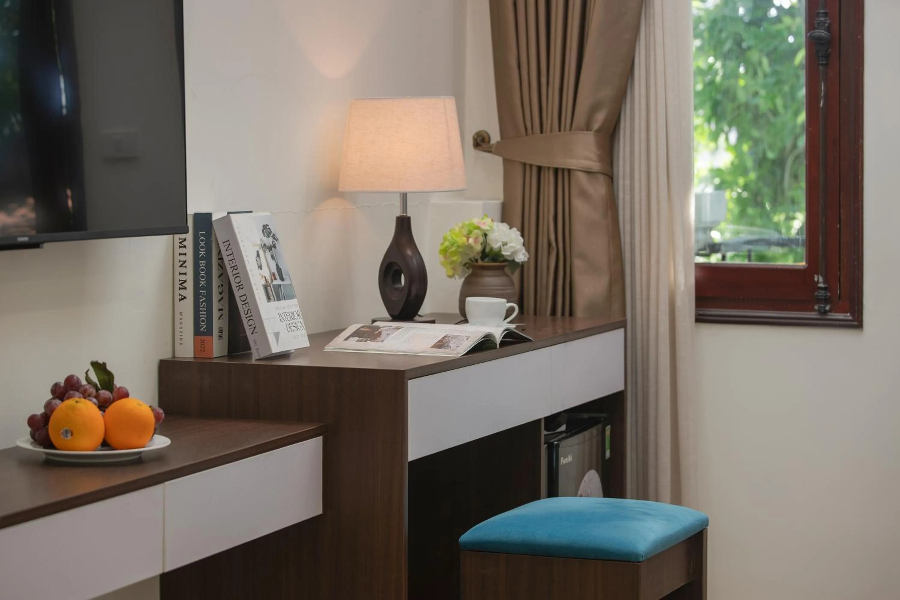 Food and drinks in Queen Cafe Hotel