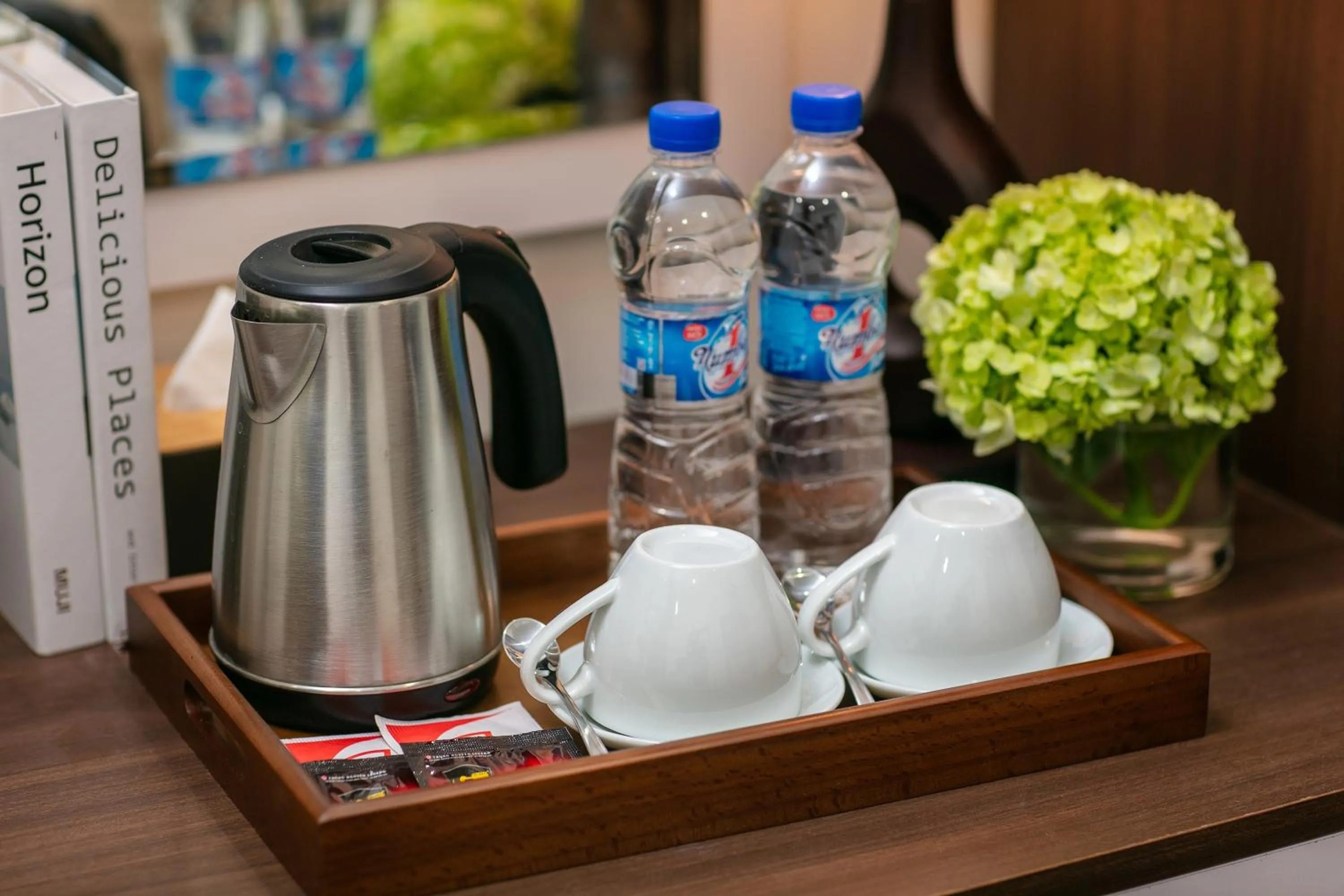 Coffee/tea facilities in Queen Cafe Hotel