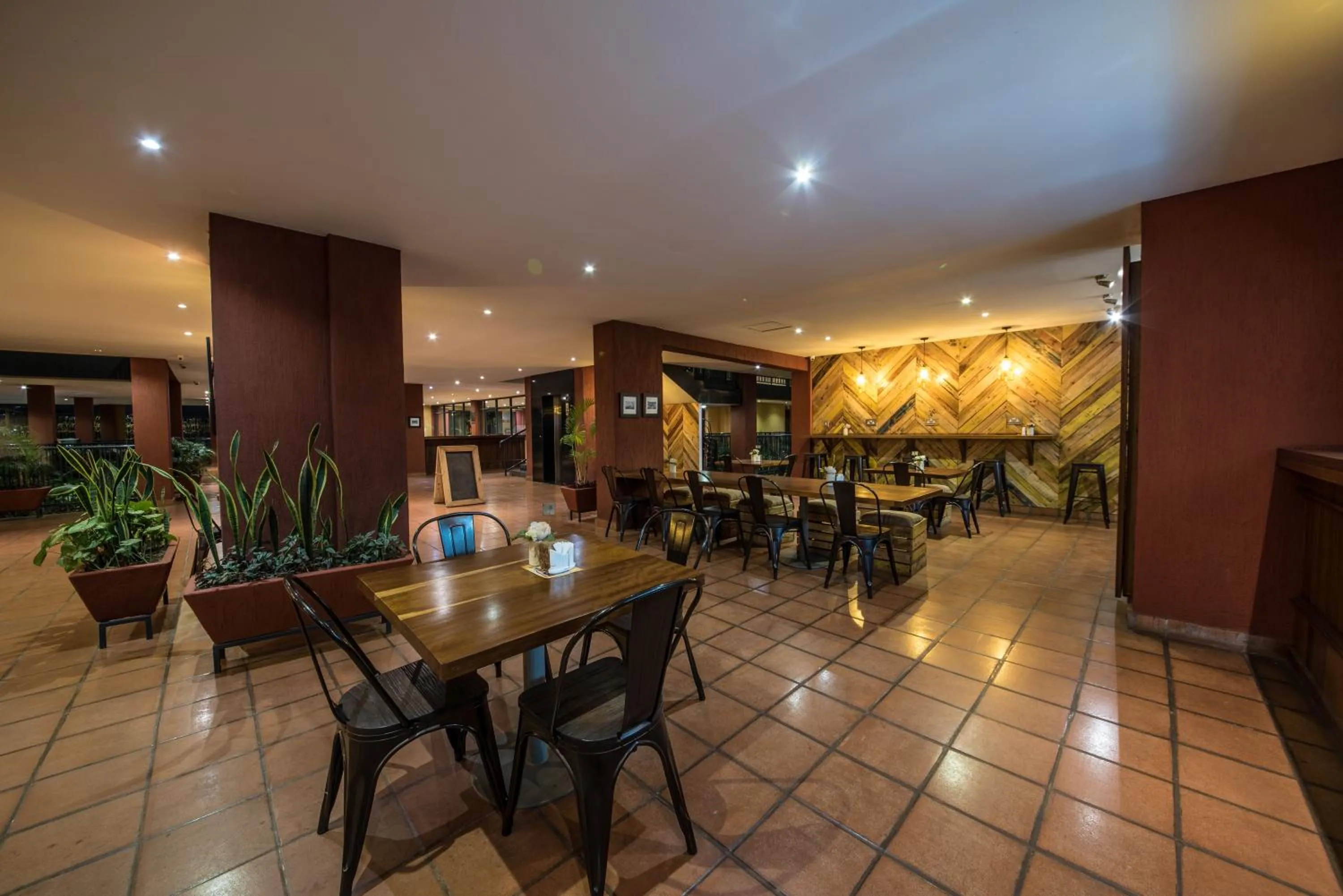 Restaurant/places to eat in Bukoto Heights Apartments