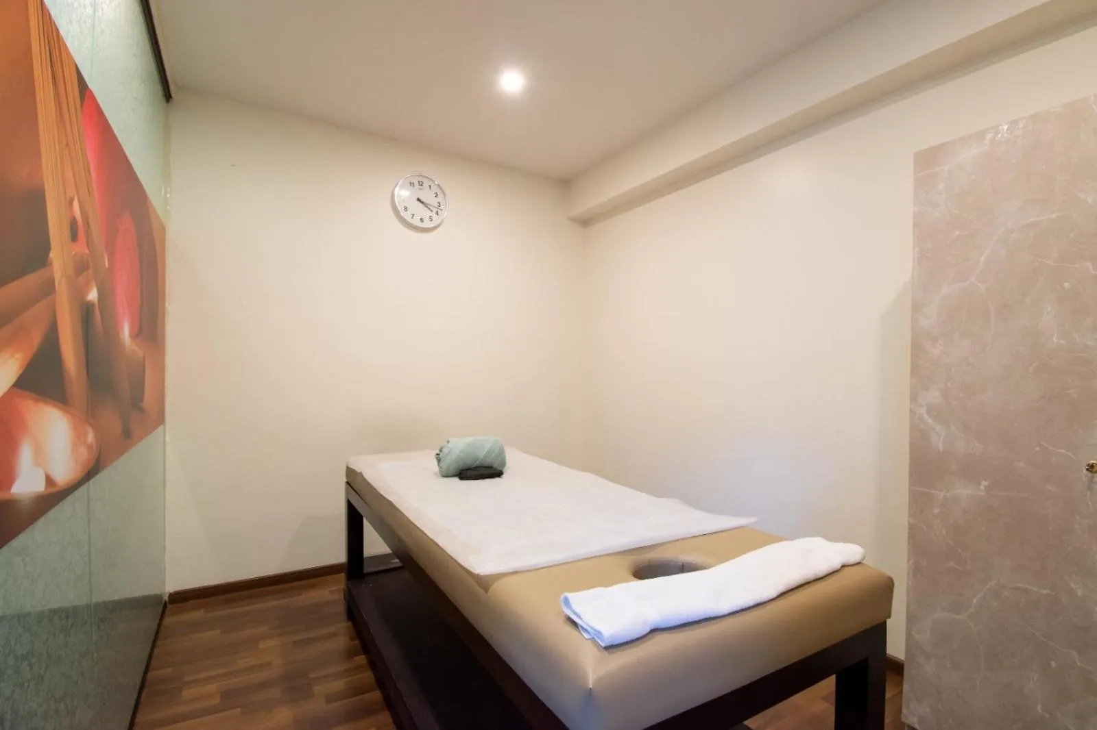 Spa and wellness centre/facilities, Bed in Akshaya Aura