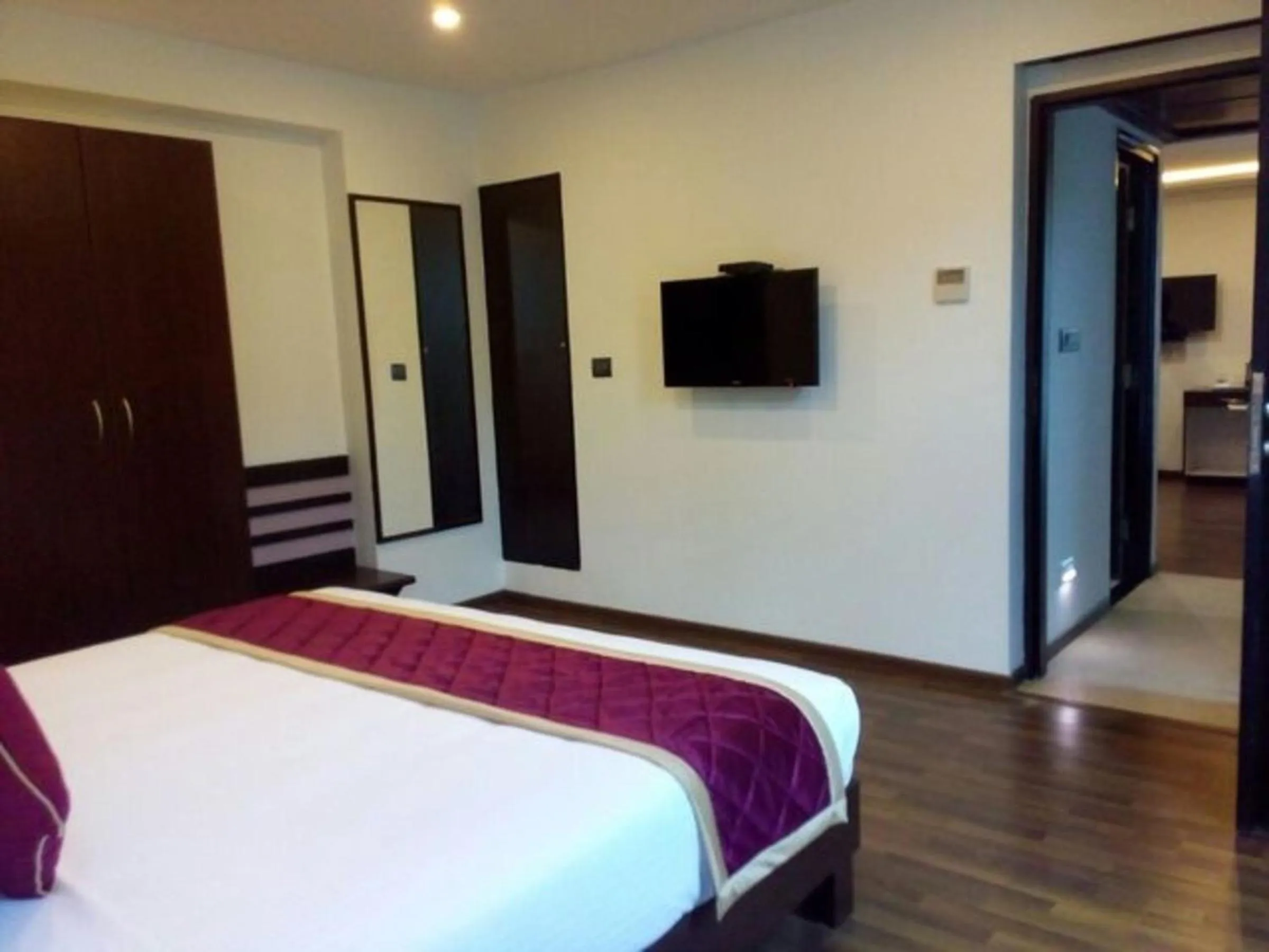 Photo of the whole room, Bed in Akshaya Aura